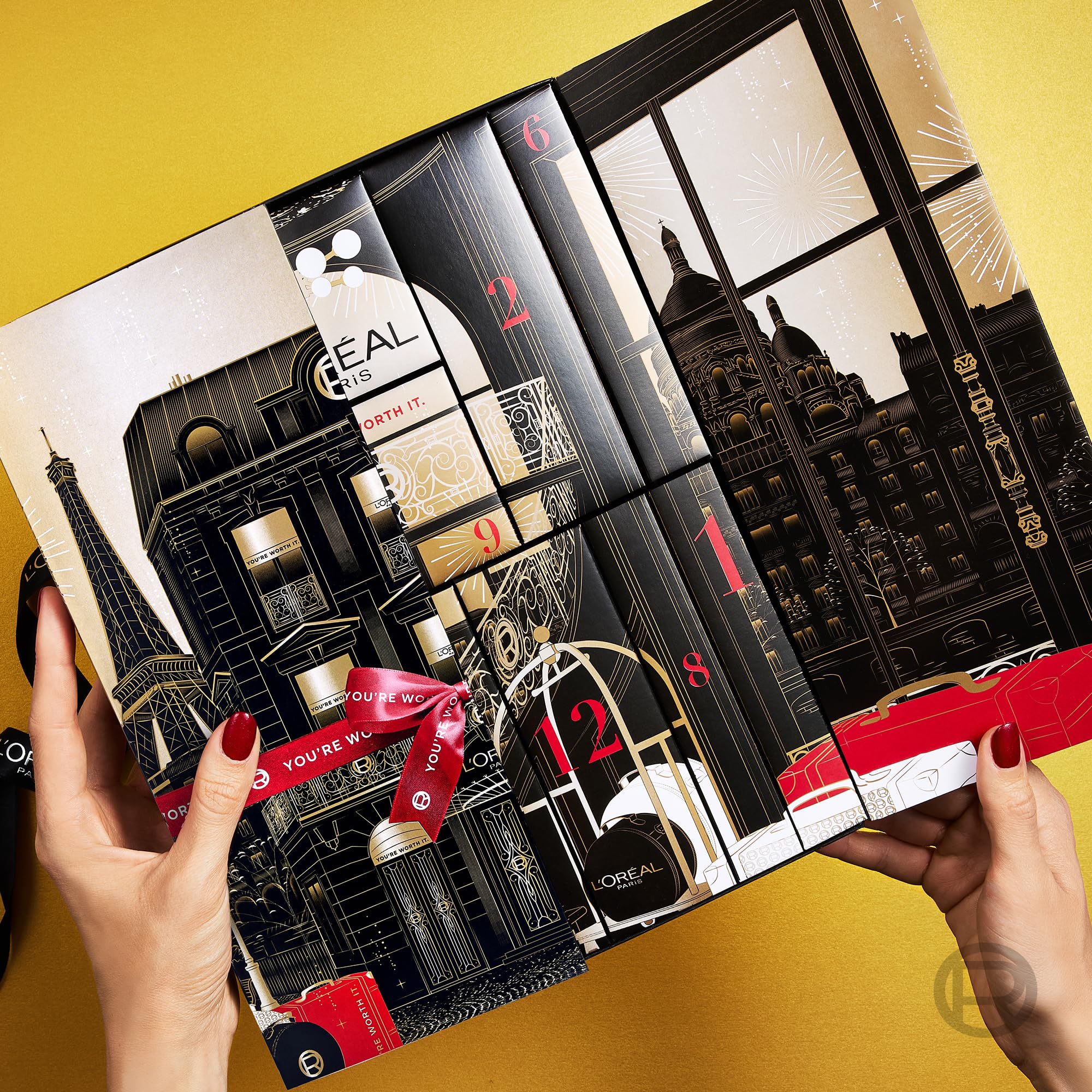 L'Oréal Paris Beauty Geschenkset 2025: 12 Beauty-Überraschungen, Für kleine Luxusmomente in der Weihnachtszeit, Make-Up, Haarpflege, und Hautpflege