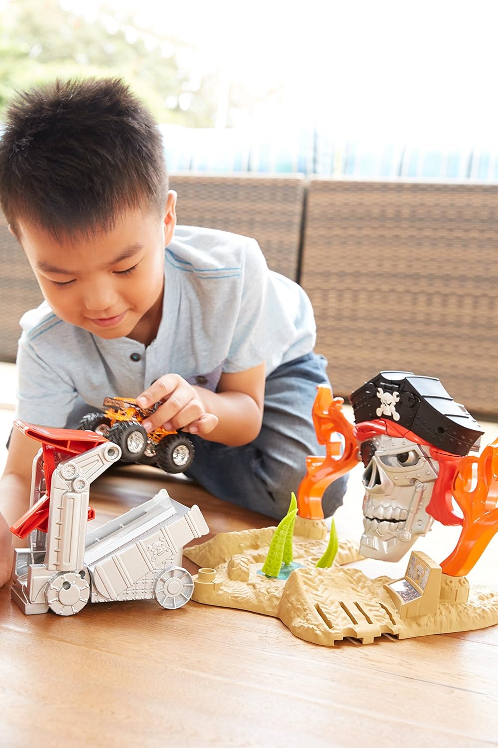 Hot Wheels Splash Rides, Monster Jam Pirate Takedown Play Set