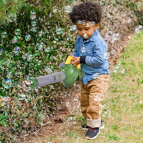 Miniatura 4 de John Deere Juguete soplador de hojas de burbujas para niños, incluye lata de gas de recarga de burbujas de 44 onzas, máquina de burbujas para