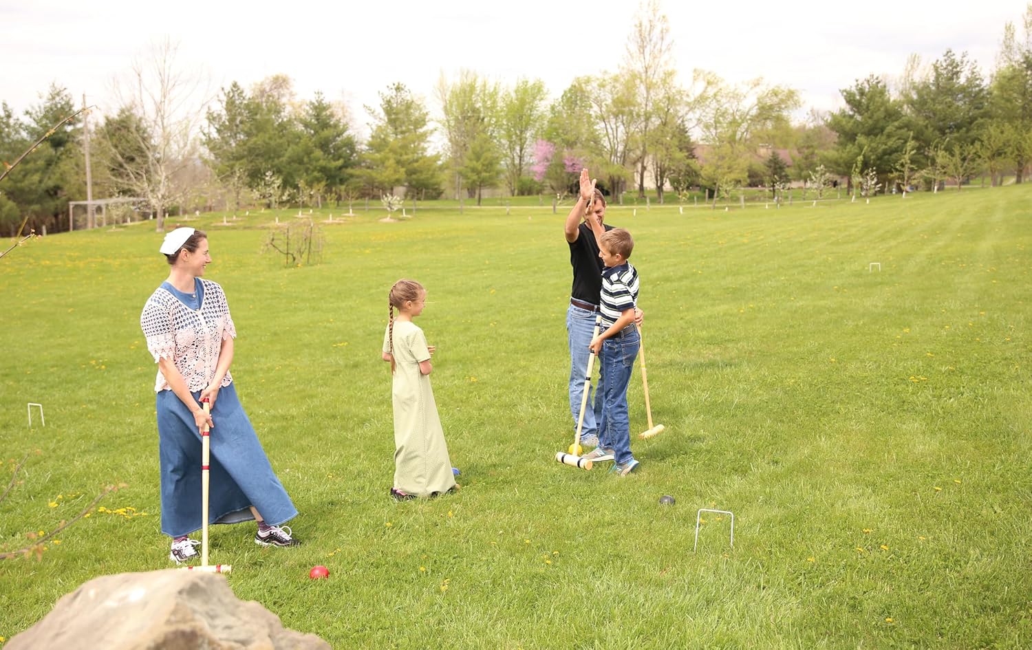 AmishToyBox.com Deluxe 8-Player Croquet Game Set with Duffel Carry Bag (Eight 32" Handles)