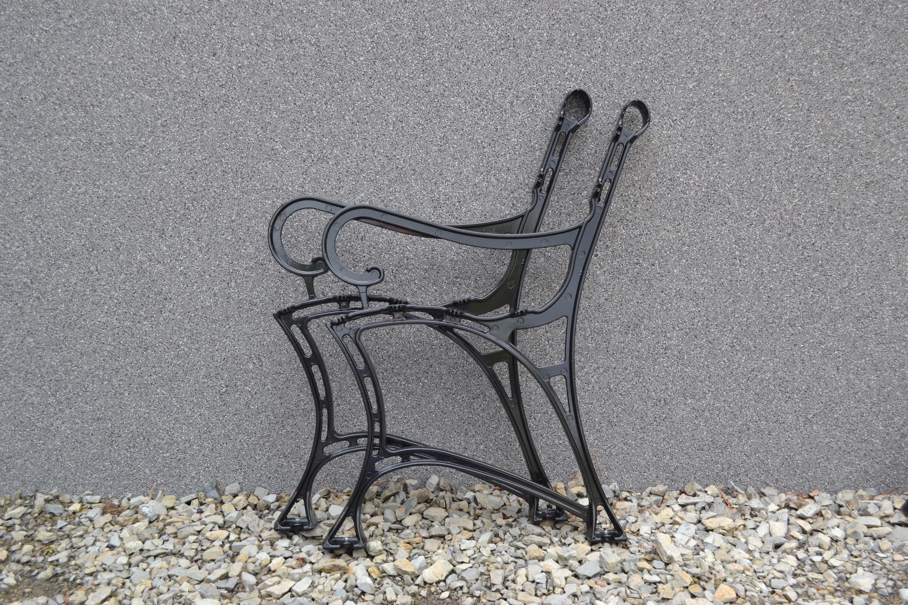 SEZAM Bankfüße aus Aluminium Schwarz x 2 Stück, mit Rückenlehne & Armstütze - 51 x 38 x 74 cm, für 6 Holzbankbretter - für Gartenbänke, Seitenteil