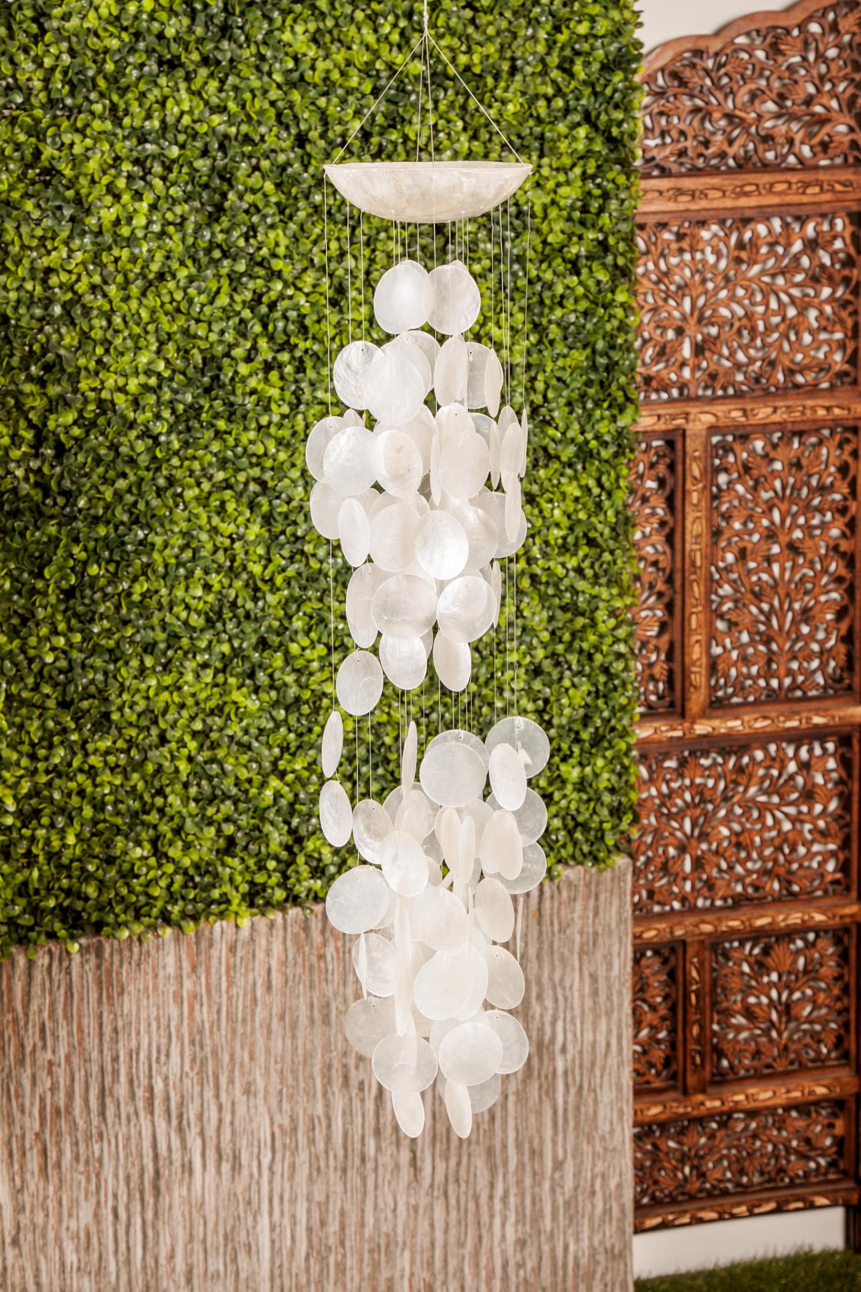 Deco 79 33121 Contemporary Capiz - Campana a vento, 12,7 x 68,6 cm, colore: Bianco
