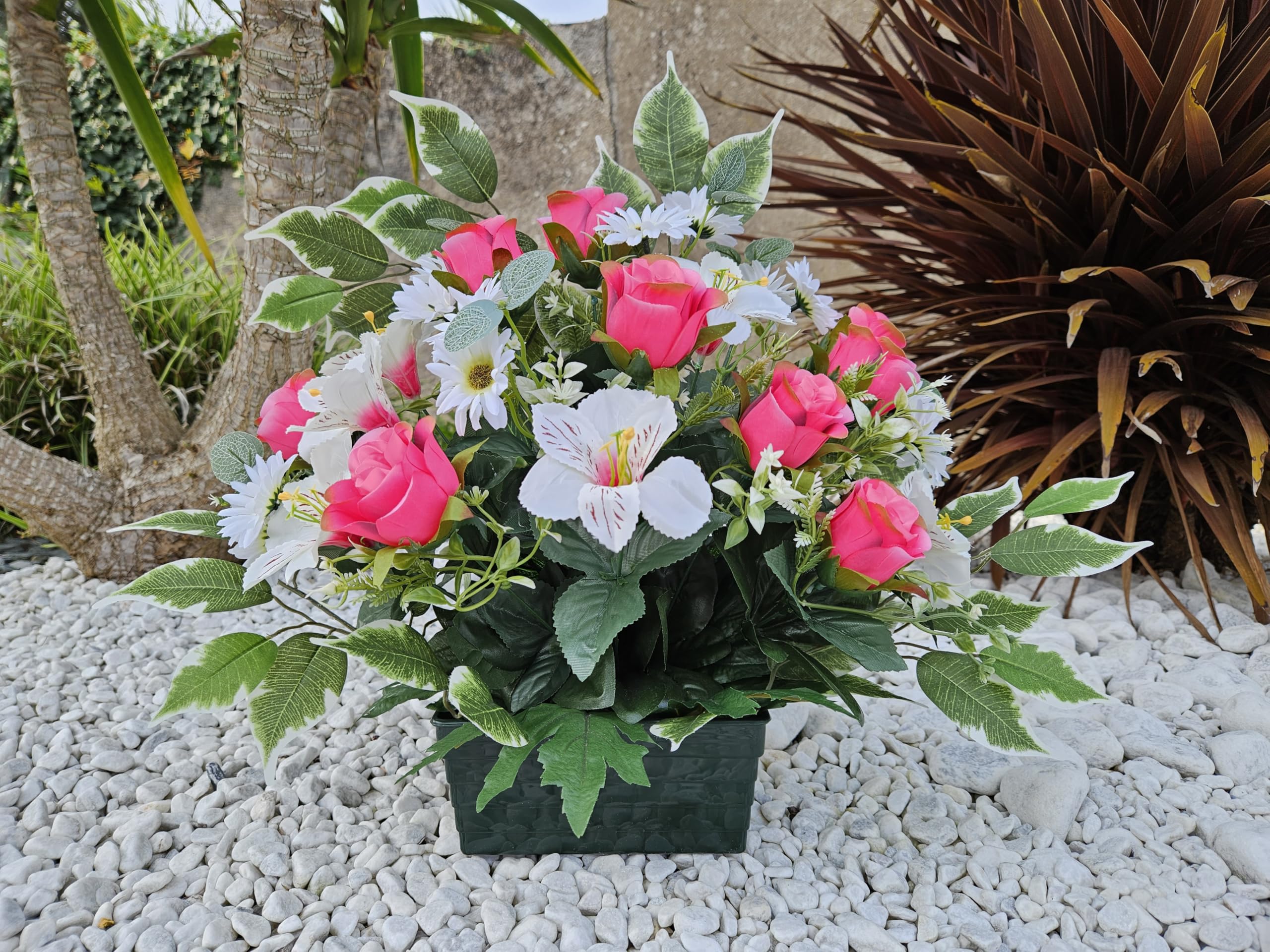 Composition de Fleurs Artificielles, Lesté Ciment pour Une Très Bonne Tenue à L' extérieur. Réalisé par Nos Soins.