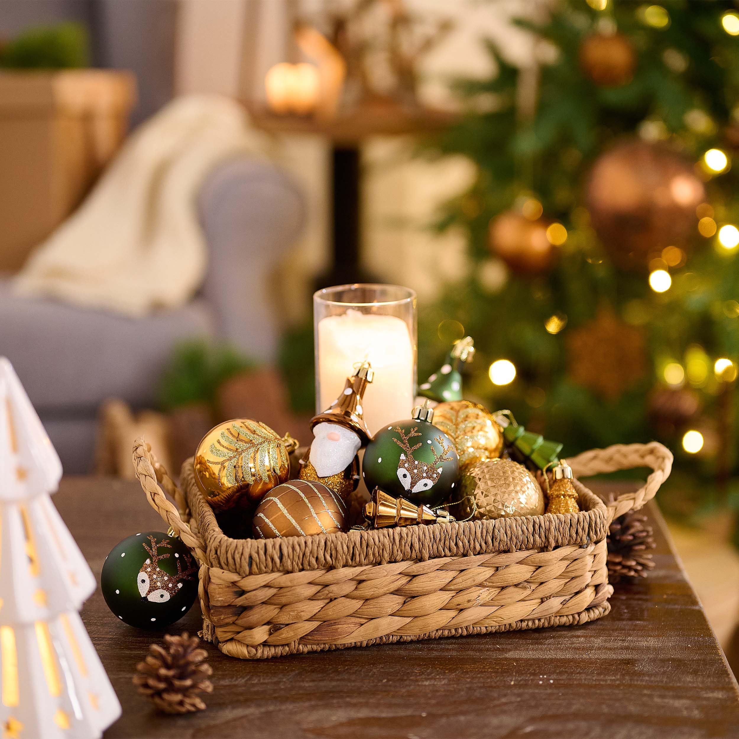 Valery Madelyn Weihnachtskugeln Set, 40pcs Christbaumkugeln Kunststoff Weihnachtskugel Bronze Weihnachtsdeko mit Geschenkpaket Aufhänger Weihnachtsbaumschmuck Waldland Thema(Bronze Grün)