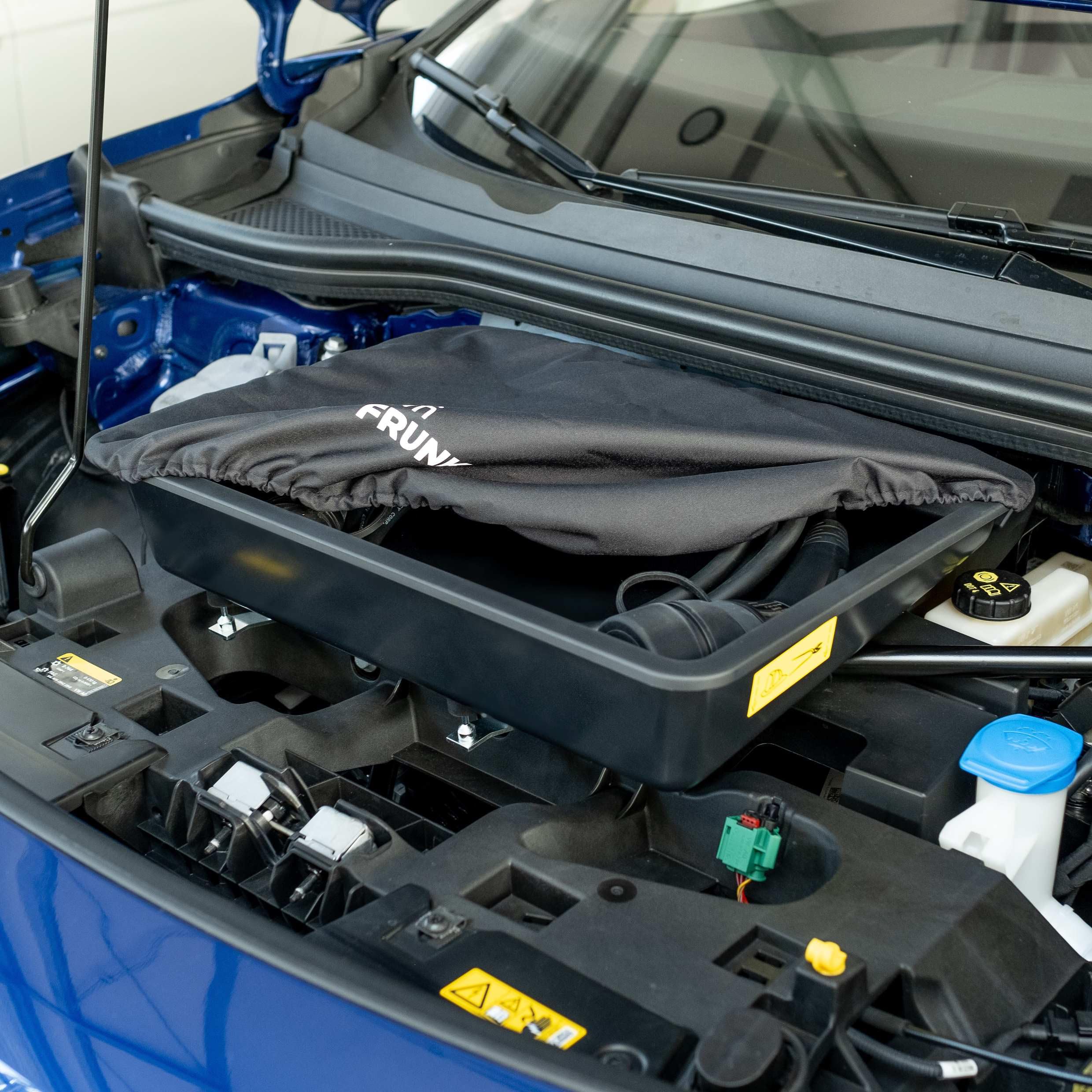Rati Frunk Compatible avec VW ID.4 2021- / VW ID.5 2022- / Skoda ENYAQ 2021- / Skoda ELROQ 2025- |Espace de Rangement Frontal pour Le câble de Chargement. Montage Facile, qualité supérieure