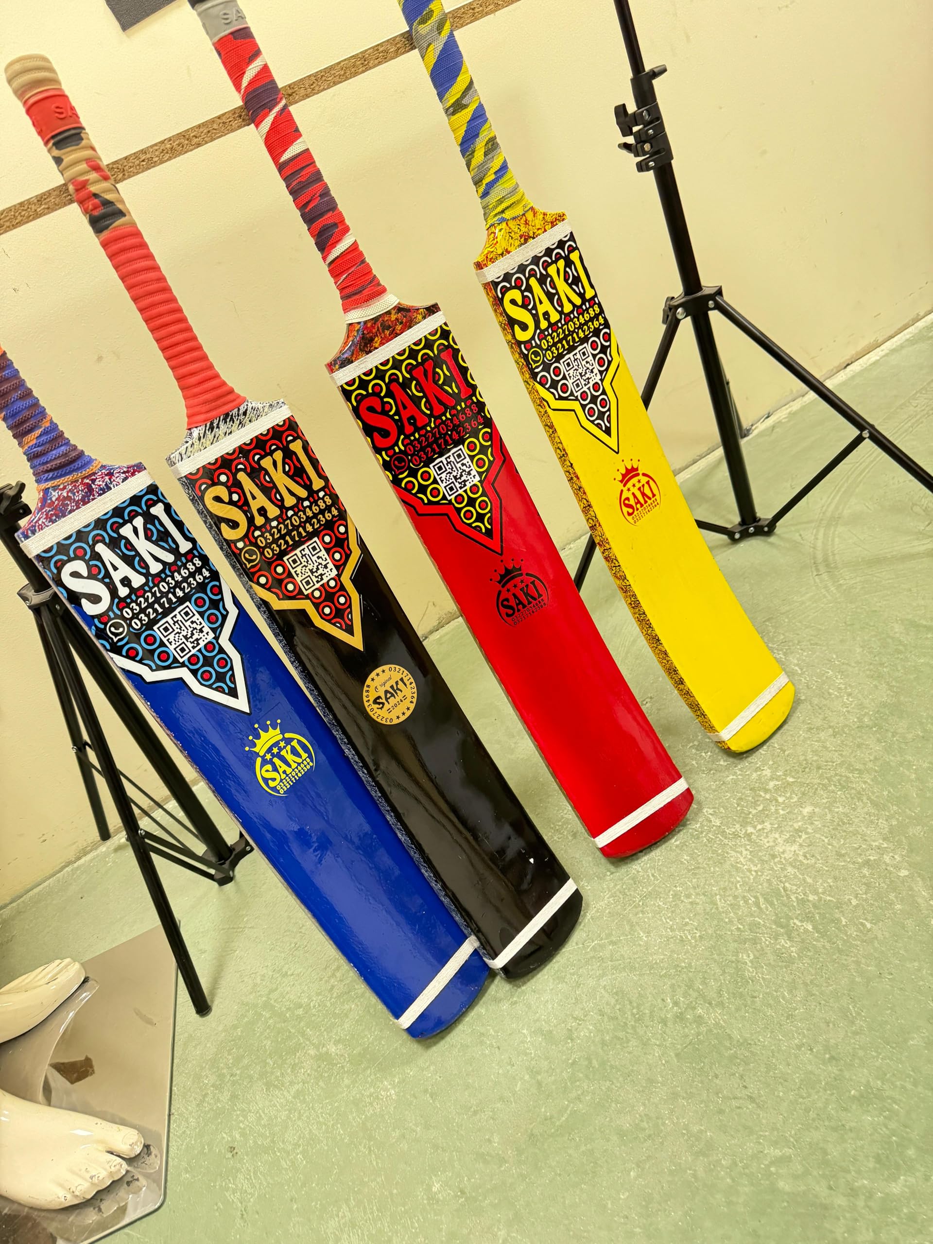Saki 2024 Srilankan Noix de coco Tape Ball Bat