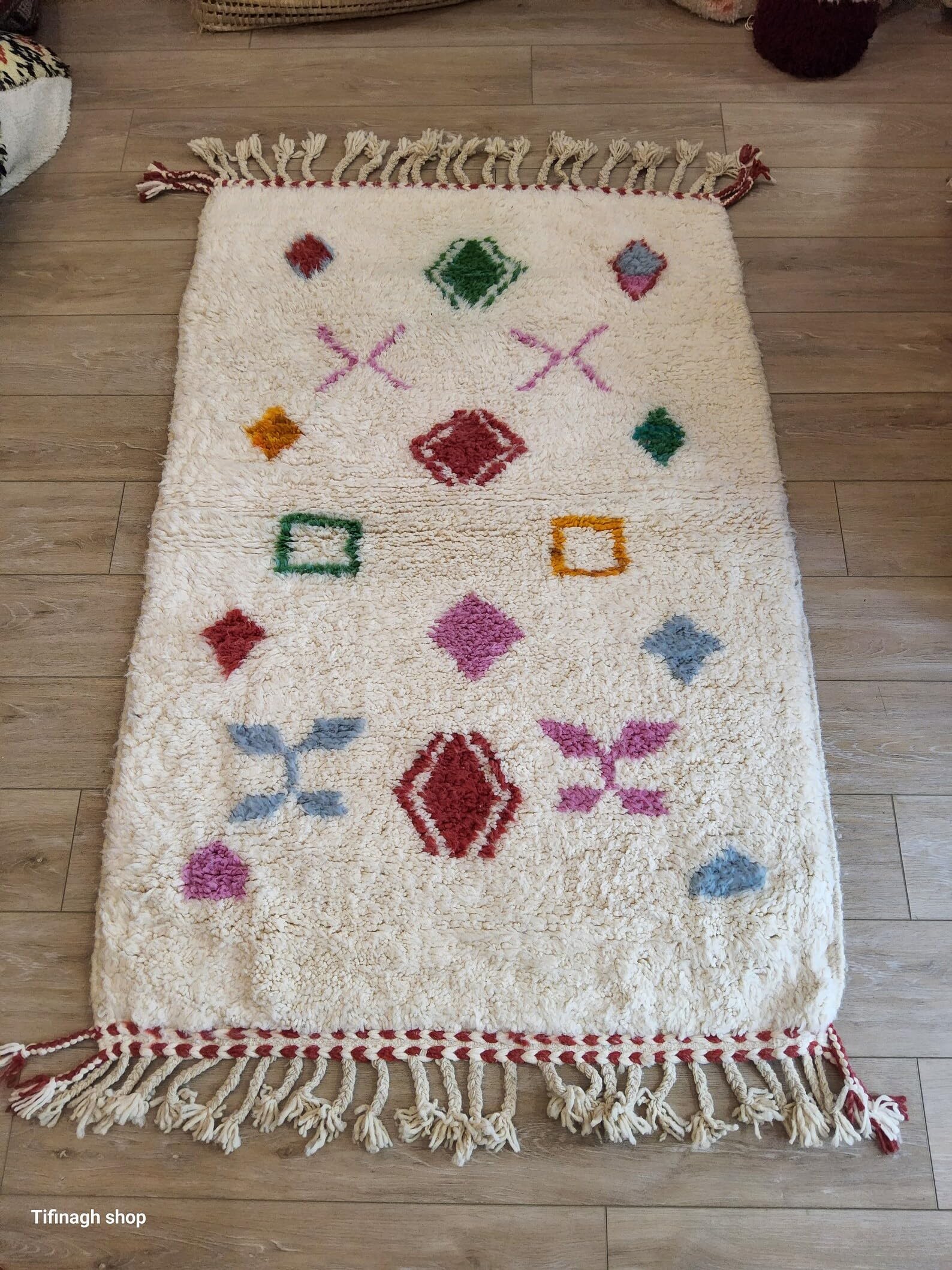 Générique Tifinagh Shop - Tapis Berbère Azilal Multicolore 160 x 108 cm - Authentique Tapis Marocain Fait Main en Laine - Motifs Traditionnels - Pièce Unique