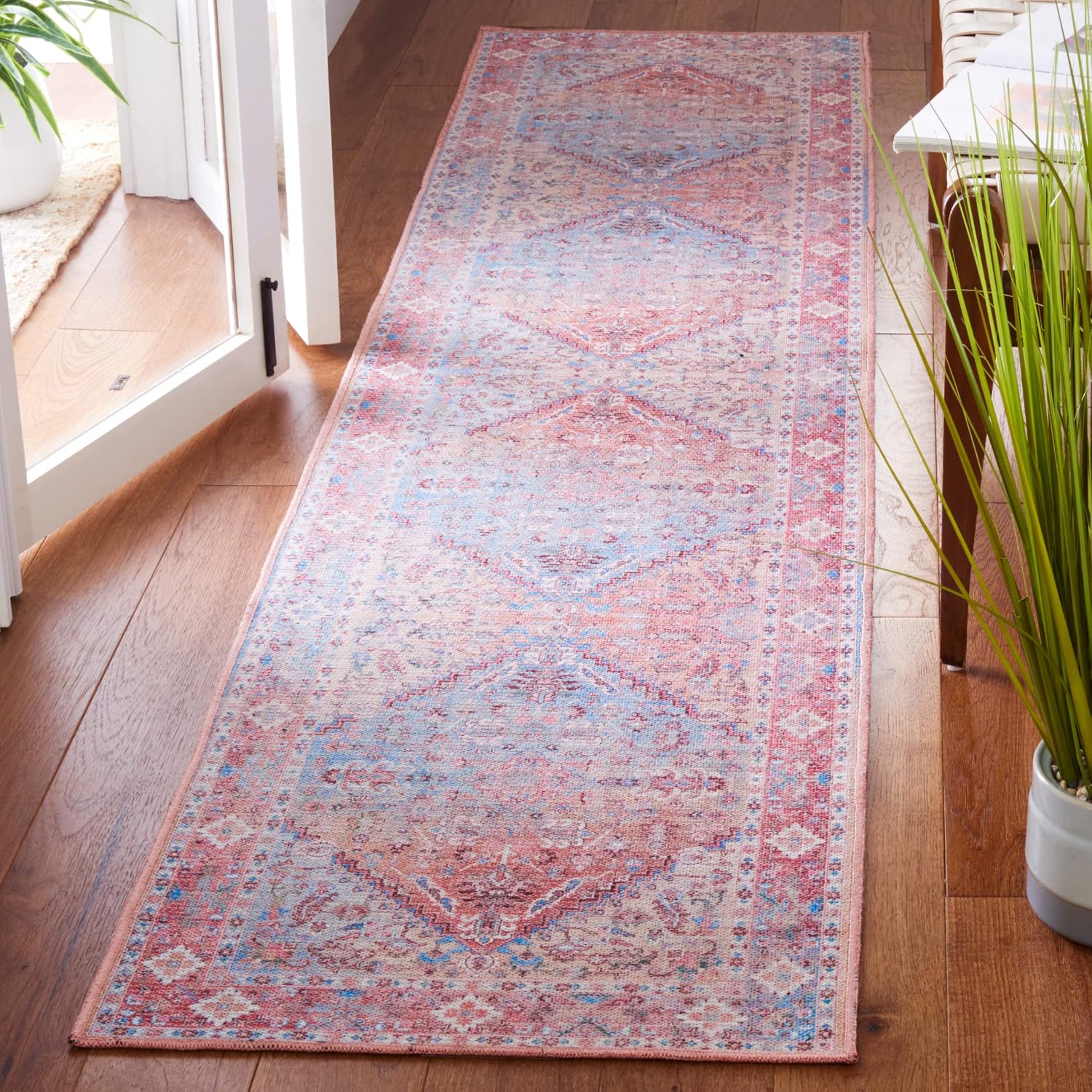 SAFAVIEH Washable Rug Serapi Collection - 5'3" x 7'6", Blue & Rust, Slip Resistant & Easy to Clean, Ideal for Living Room, Bedroom, Dining Space (SEP515M)