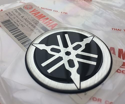 Adhesivo para diapasón Yamaha de 1.772 in de diámetro, emblema con logotipo, color negroplateado, resina de gel, autoadhesiva, motocicleta, moto