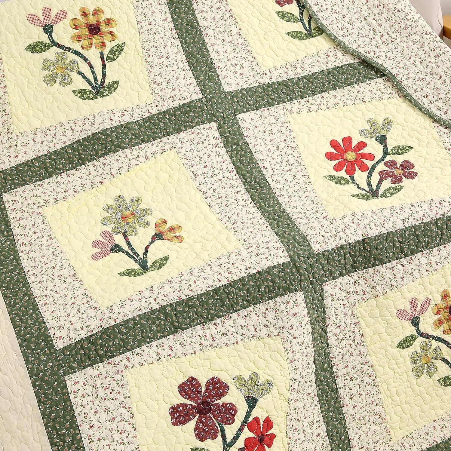 vctops 100% Cotton Quilted Throw Blanket 50x60 Inch Floral Embroidered Reversible Patchwork All Season Throw (Green A,50"x60")