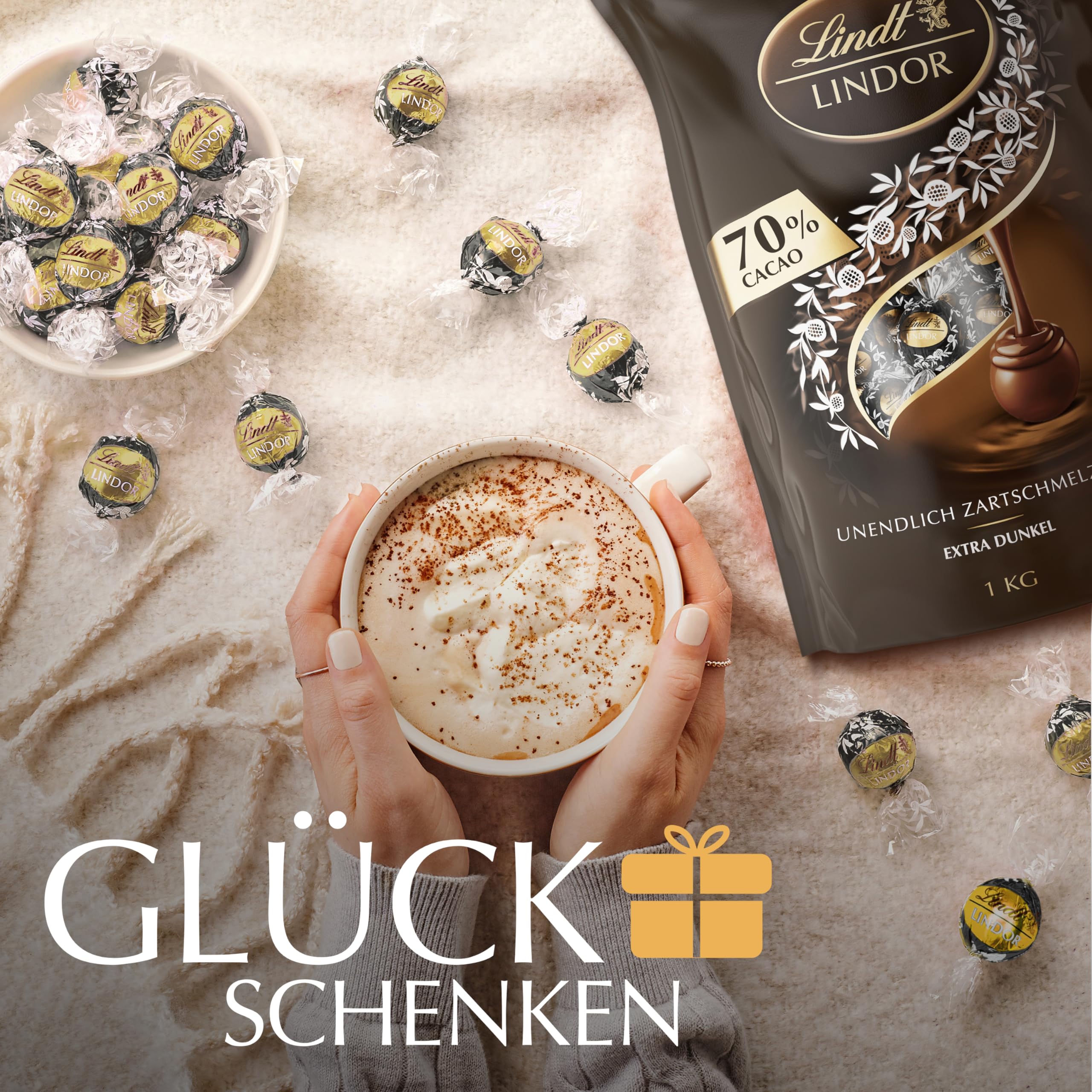 Lindt LINDOR Schokoladen Kugeln extra dunkel | ca. 80 Kugeln Edelbitterschokolade | Dunkle Schokolade mit 70% Kakao | Großpackung, Pralinen-Geschenk, 1kg (1er Pack)
