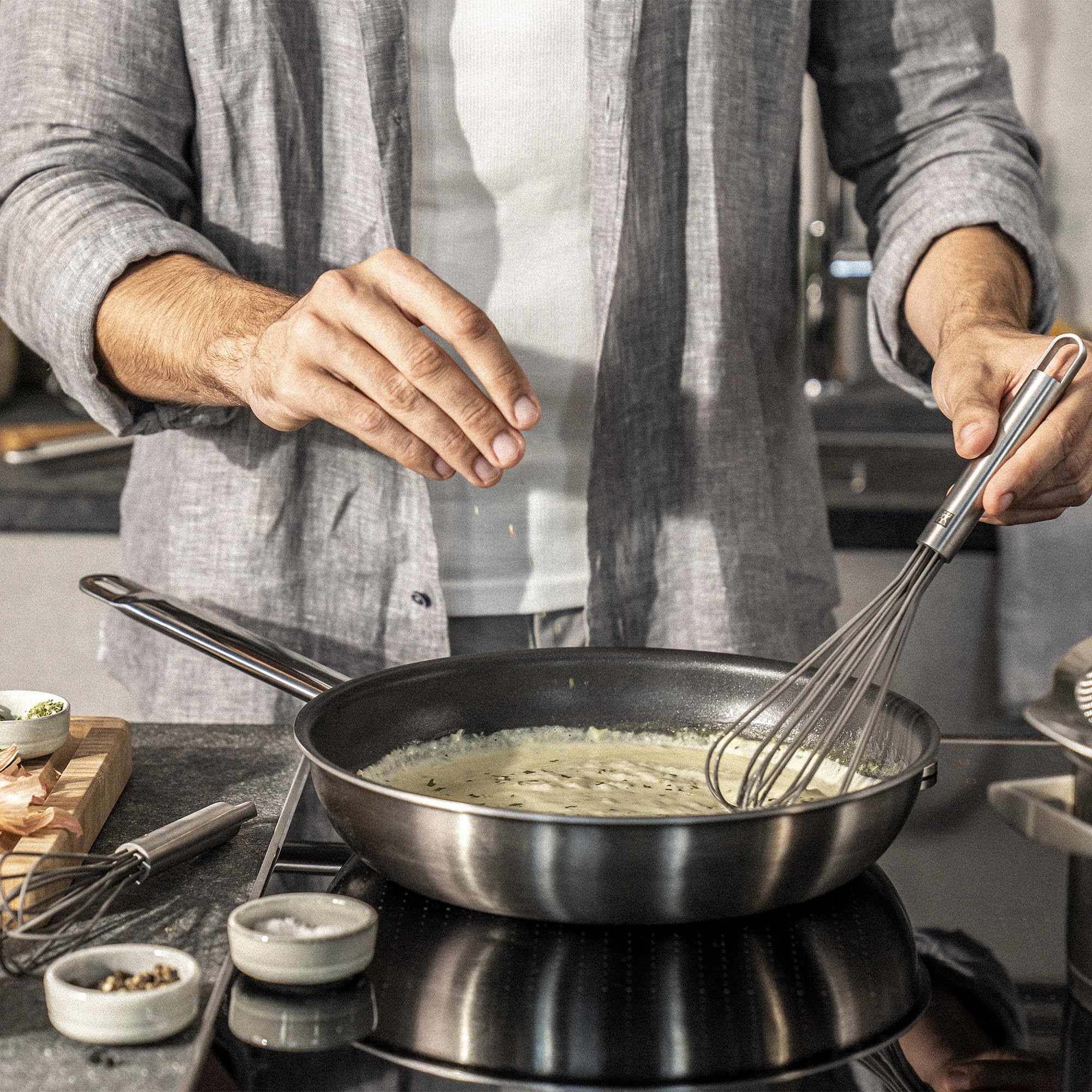 ZWILLING PRO - Frusta da 28 cm con anelli in silicone antiaderente