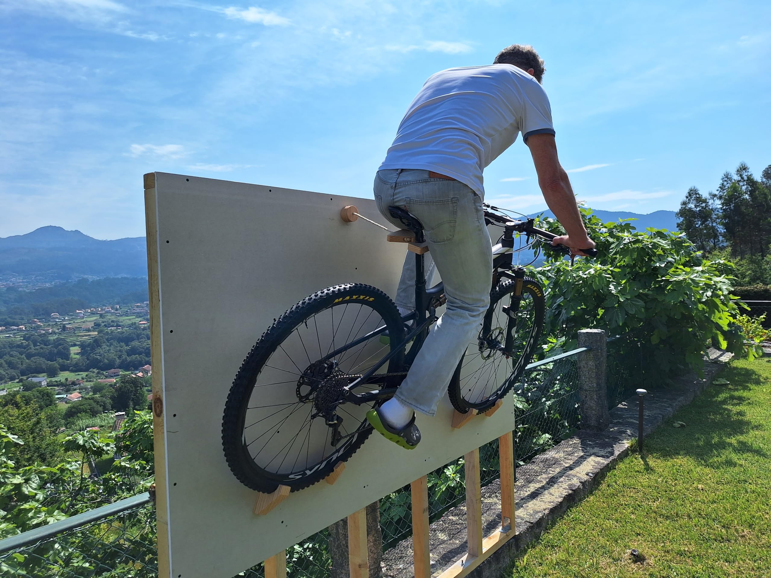 Fahrrad Wandhalterung - Einzigartiges & elegantes All Wood Bike Storage System Kompatibel für alle Fahrräder, sogar E-Bikes Ideale ECO Fahrradaufbewahrungslösung für Ihr Zuhause, Garage oder Büro.