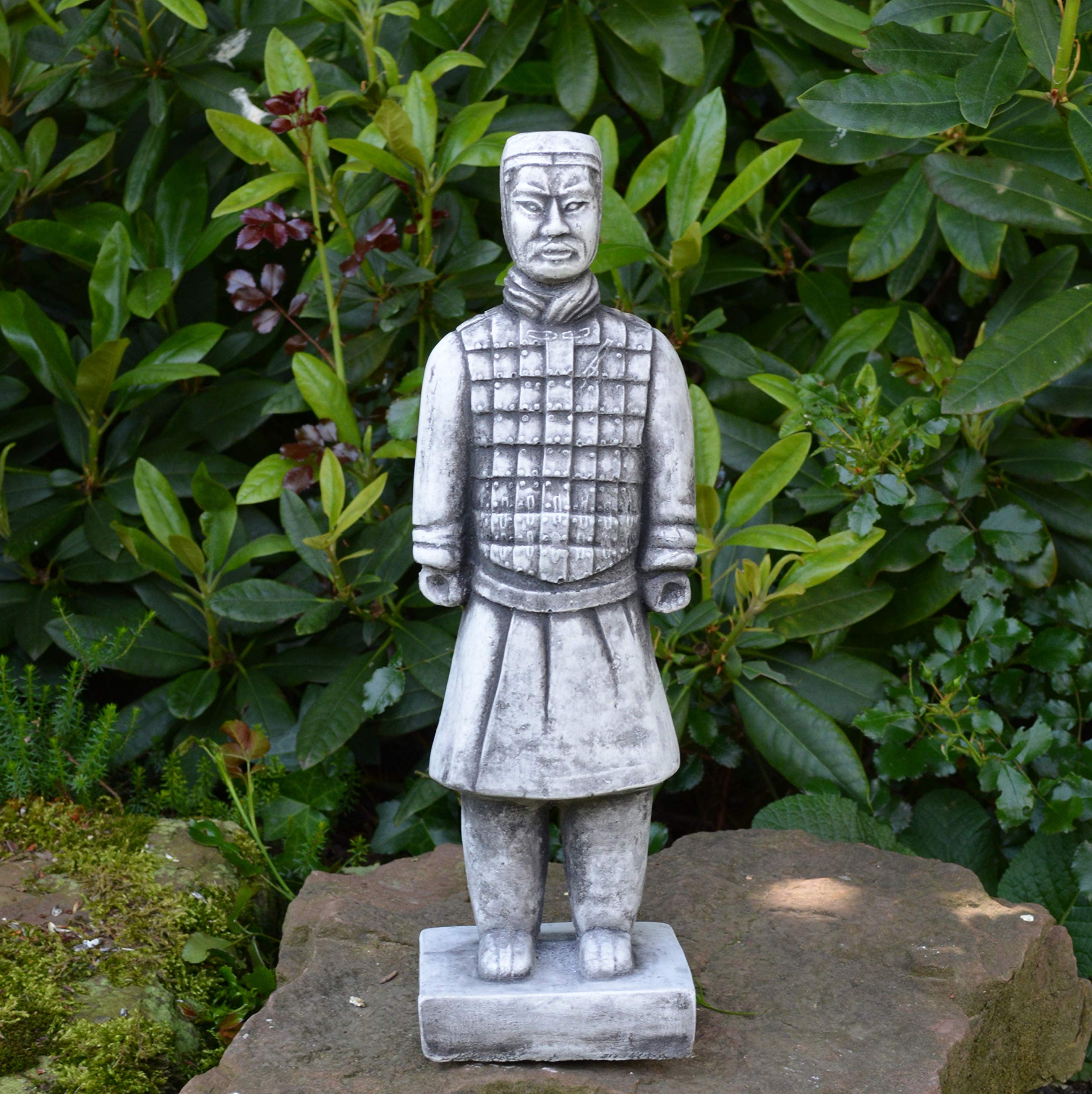 gartendekoparadies.de Vier chinesische Terrakotta-Krieger im Set, Steinfigur, H. 31-37 cm, 10 kg, Grau, frostsicher aus Steinguss für Außenbereich