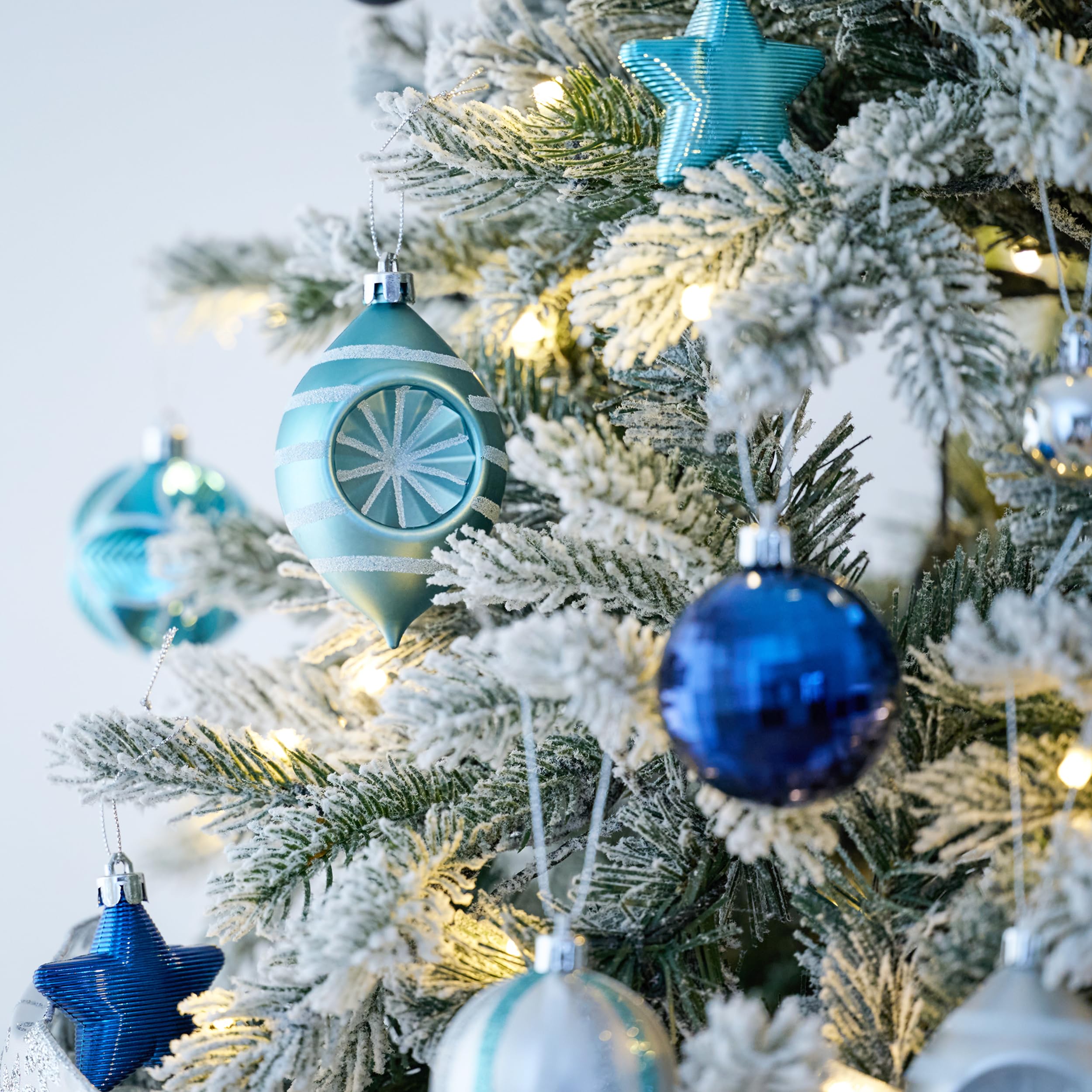 Valery Madelyn Weihnachtskugeln 70Stück 3-16cm Plastik Christbaumkugeln Weihnachtsbaumschmuck mit Weihnachtsbaumspitze und Aufhänger Weihnachtsdeko Winterwünsches Thema Silber Blau MEHRWEG Verpackung
