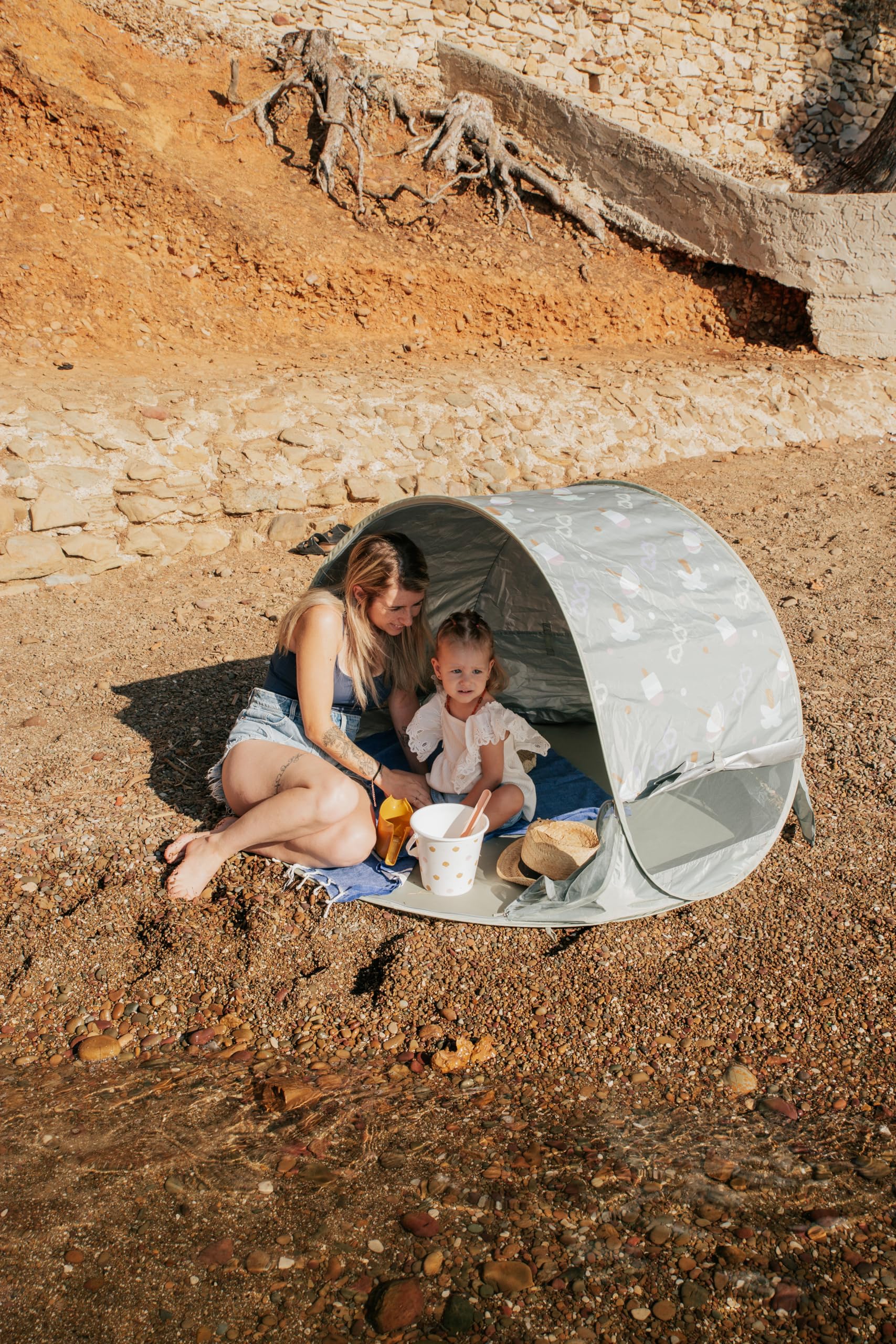 BÉABA, Tienda De Playa para Bebé, Tienda Anti UV Infantil, Protección Solar Máxima UPF50+, Filtrado UV, Ventilación 360°, Mosquitera, Espaciosa, Sistema Pop-Up, Bolsa De Transporte, Breezy, Caqui