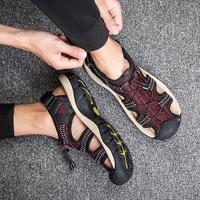 Men's Comfortable Breathable Sandals Ultra Light Elastic Hollow Out Beach Sandals Personalized Simple Men's Shoes Fisherman Sandals Red
