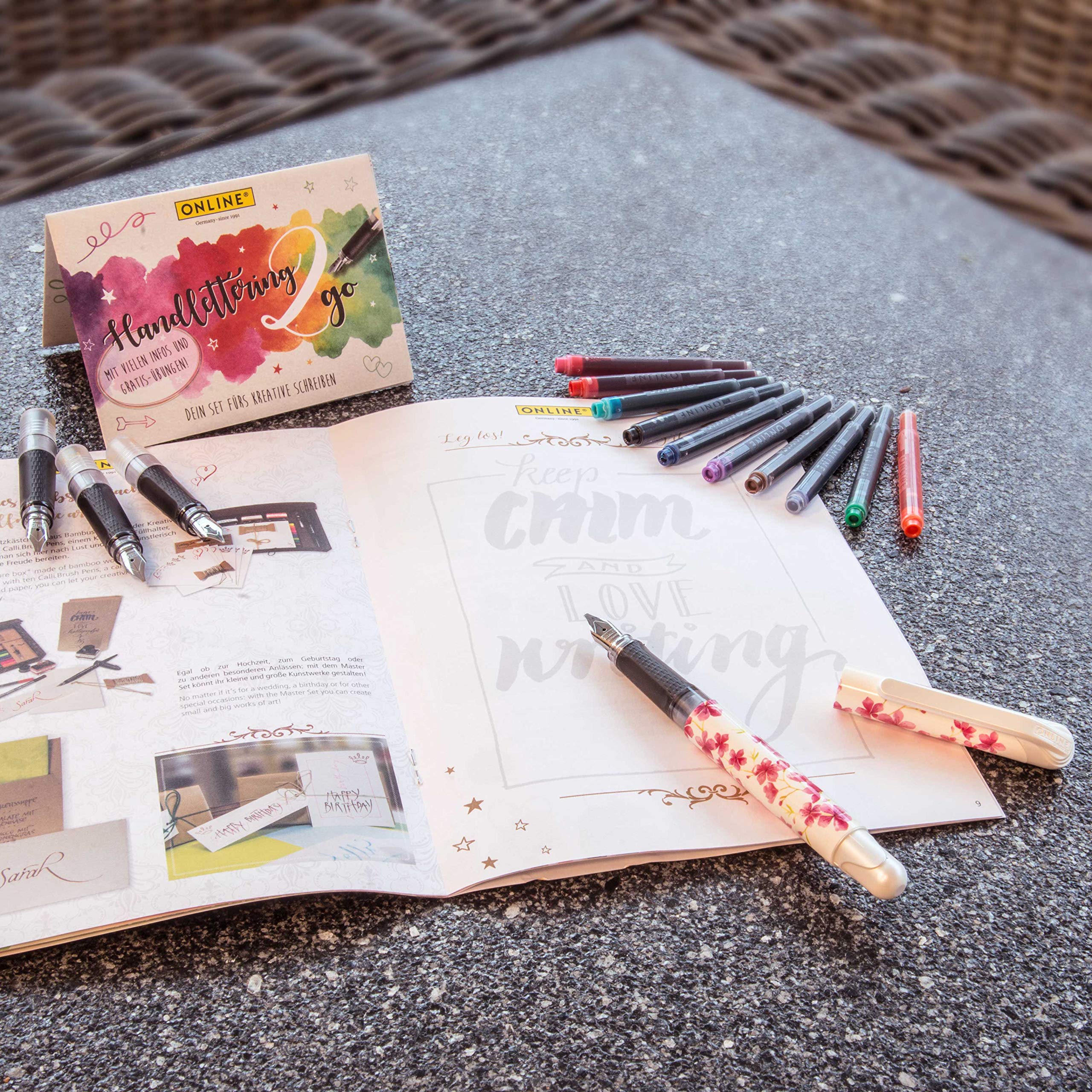 Online Handlettering 2 Go Schönschreib-Set Sketchy, inkl. 1,4 mm Kalligraphie Füller, drei Federstärken, 10x bunte Kombi-Patronen, inkl. Booklet mit Übungen