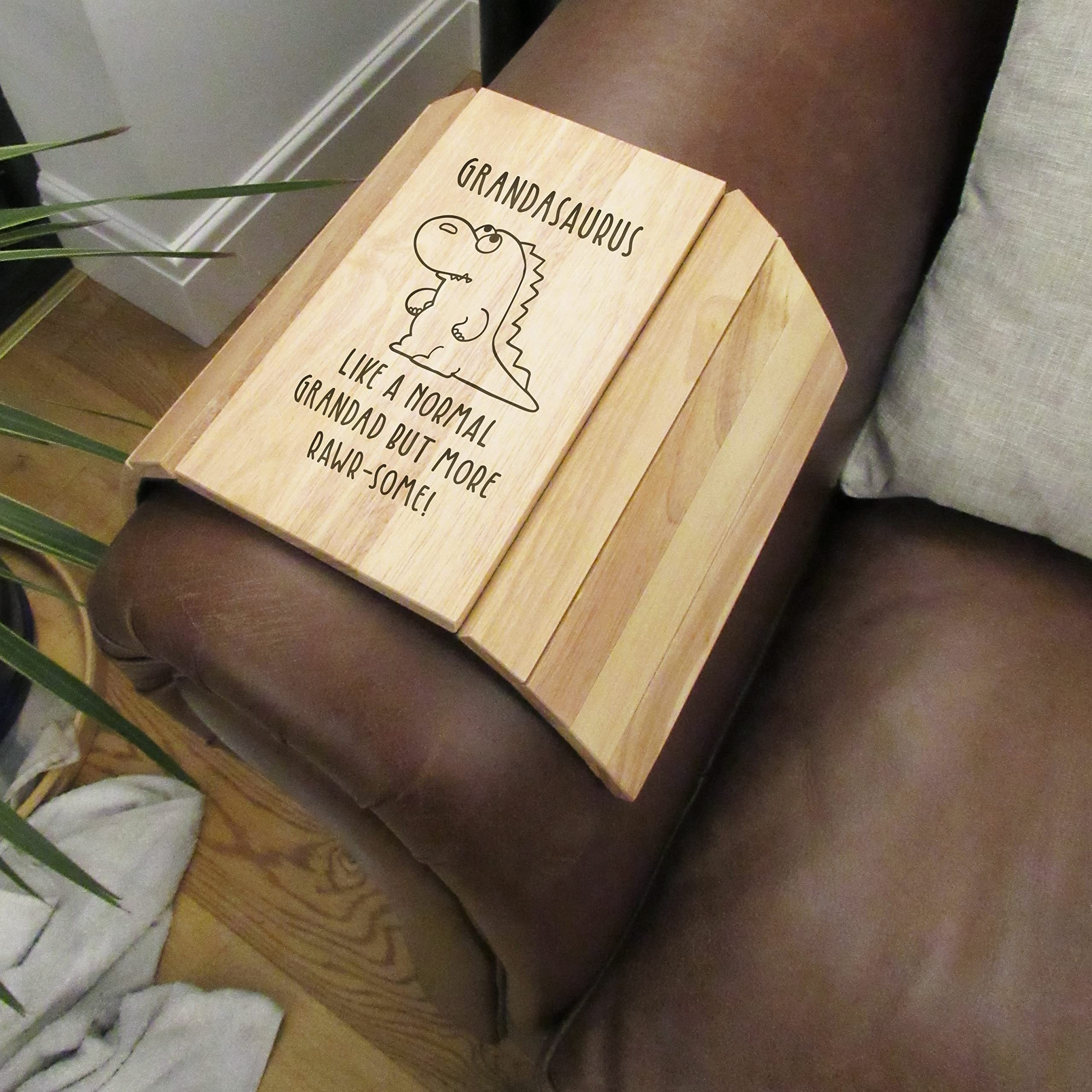 eBuyGB Grandasaurus Sofa Tray, Wooden Dinosaur Flexible Sofa Arm Tray, Grandad Birthday Gift, Present for Grandfather