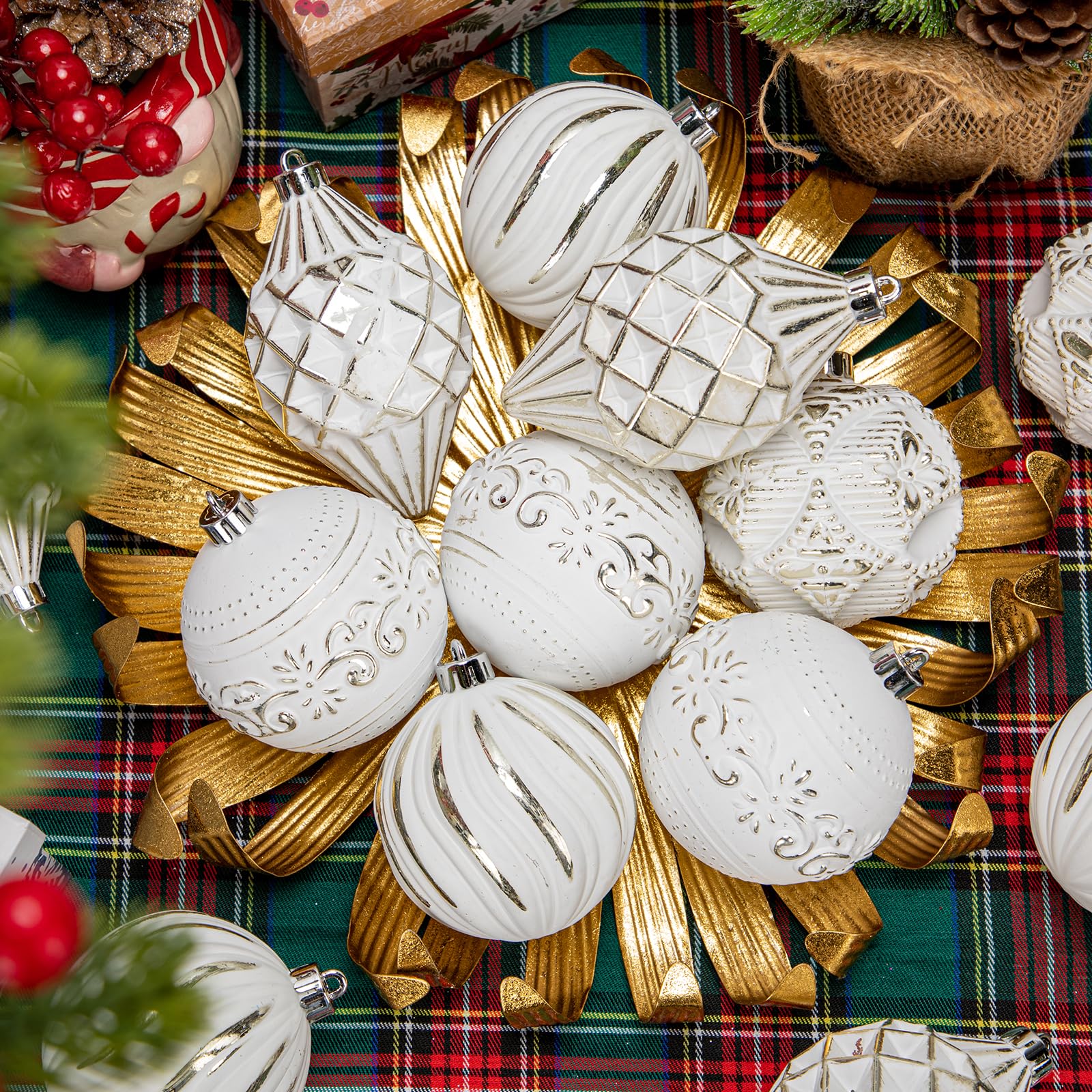 Oairse Lot de 16 boules de Noël incassables peintes à la main avec plusieurs tailles et motifs pour sapin de Noël, décoration de fête de Thanksgiving, champagne