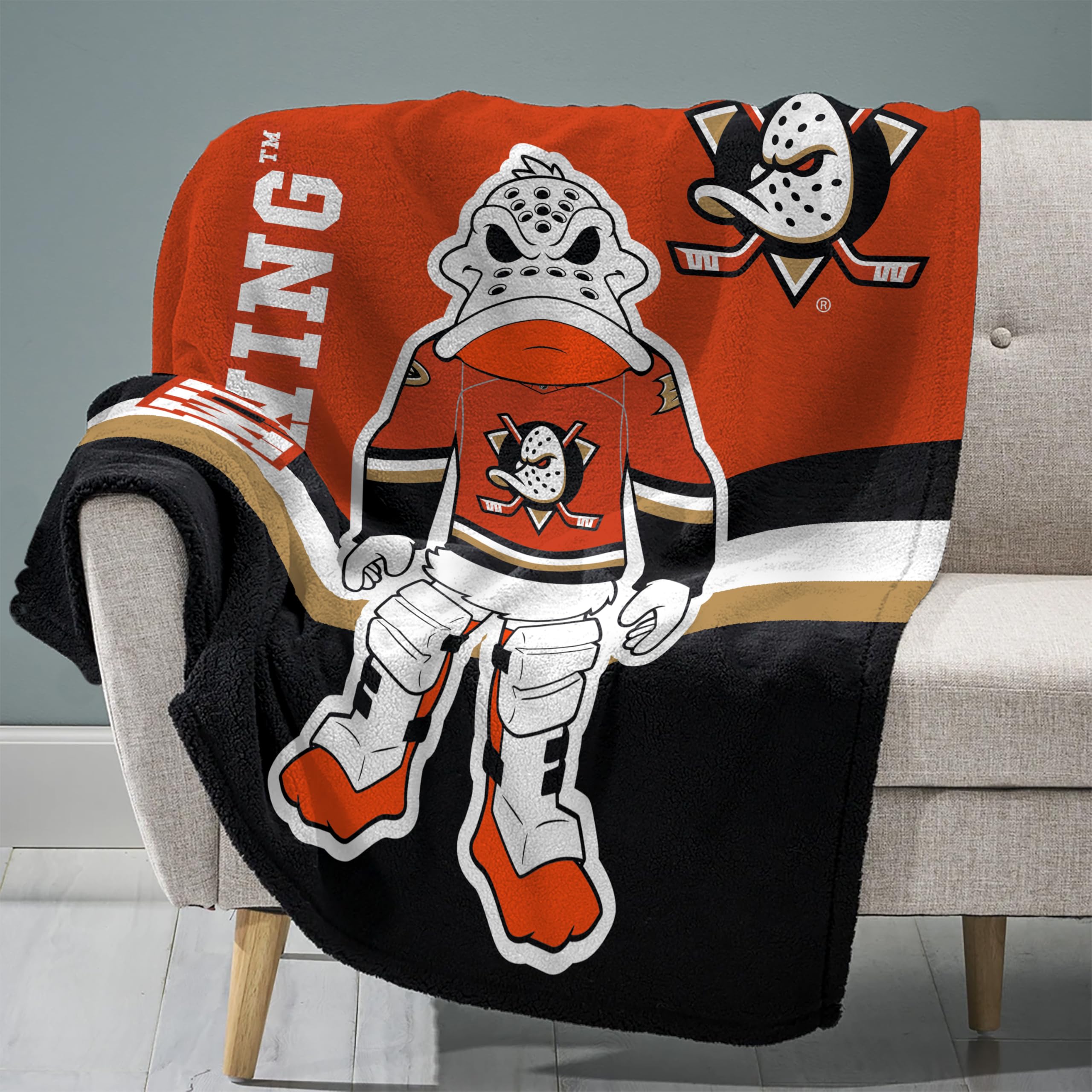 貴重　NHL バブルヘッドセット Amazon.com: Sleep Squad Anaheim Ducks Wild Wing Mascot 60 x 80