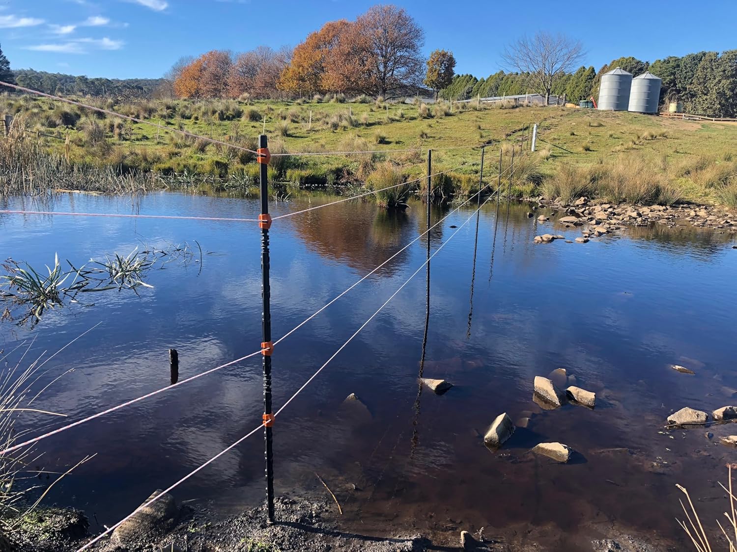 Gallagher 47" Insulated Line Posts for Permanent or Temporary Electric Fencing | Composite Electric Fence Posts with Fiberglass Core