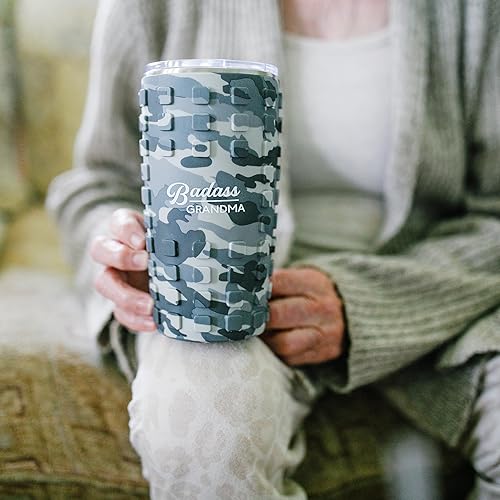 Miniatura 2 de Pavilion - Badass Grandma - Vaso aislado al vacío de acero inoxidable de 20 onzas con tapa MagSlider y funda de silicona, regalos del día de la