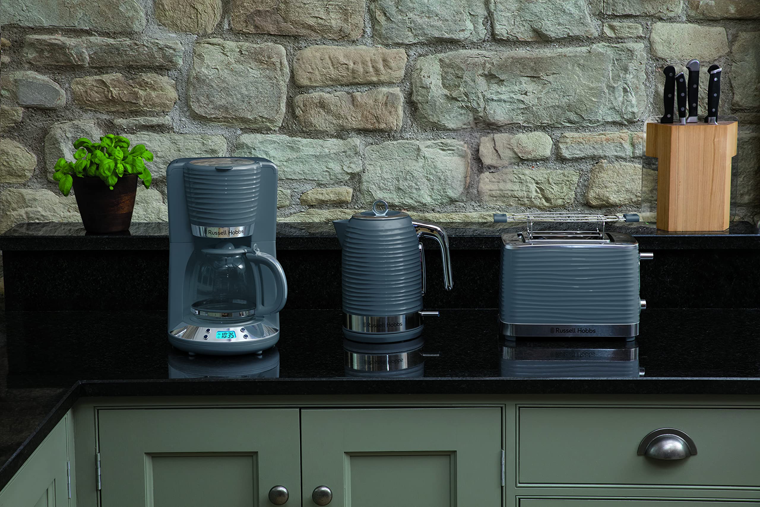 Russell Hobbs Bollitore Elettrico Inspire 1,7 L 2400 W, Filtro Anticalcare Rimovibile e Lavabile, Spegnimento Automatico, Risparmio Energetico, Base Girevole 360°, Grigio – 24363-70