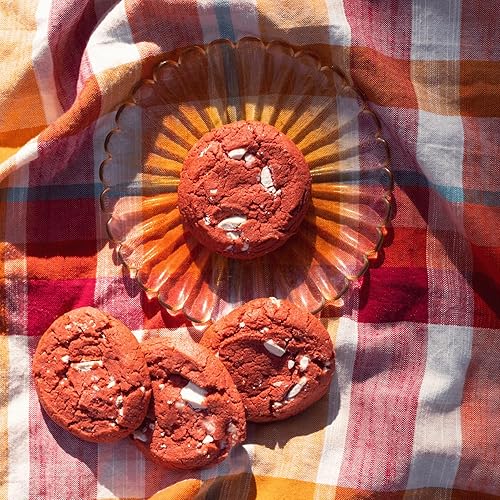 Miniatura 6 de The Cravory Galletas Red Velvet - 24 galletas, 2.0 onzas cada una, envueltas individualmente, gourmet, horneadas frescas, postres, aperitivos o