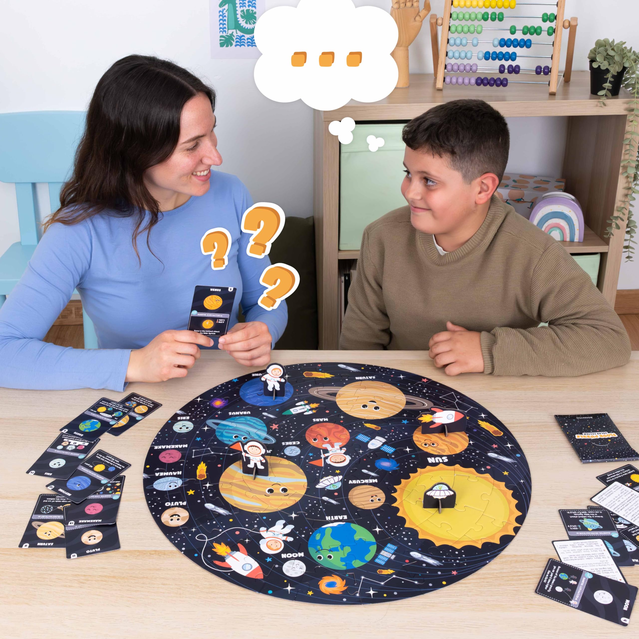 BONNYCO Puzzle XXL Sistema Solar para Niños con 70 Piezas Grandes. Rompecabezas Redondo Planetas 58 x 58 cm, 15 Tarjetas, 4 Figuras y Guía. Juegos Educativos, Regalos, Juguetes Niños 4 Años