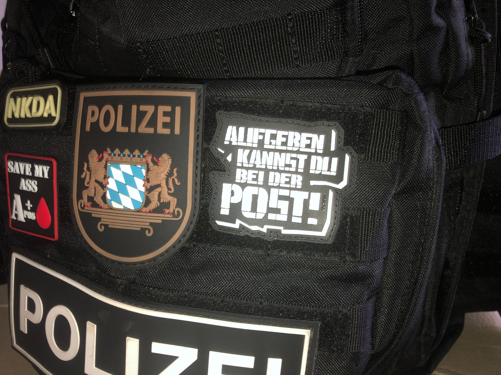 Aufgeben Kannst Du Bei Der Post Bedeutung Aufgeben Kannst Du Bei Der Post Morale PVC Rubber Patch : Amazon.de