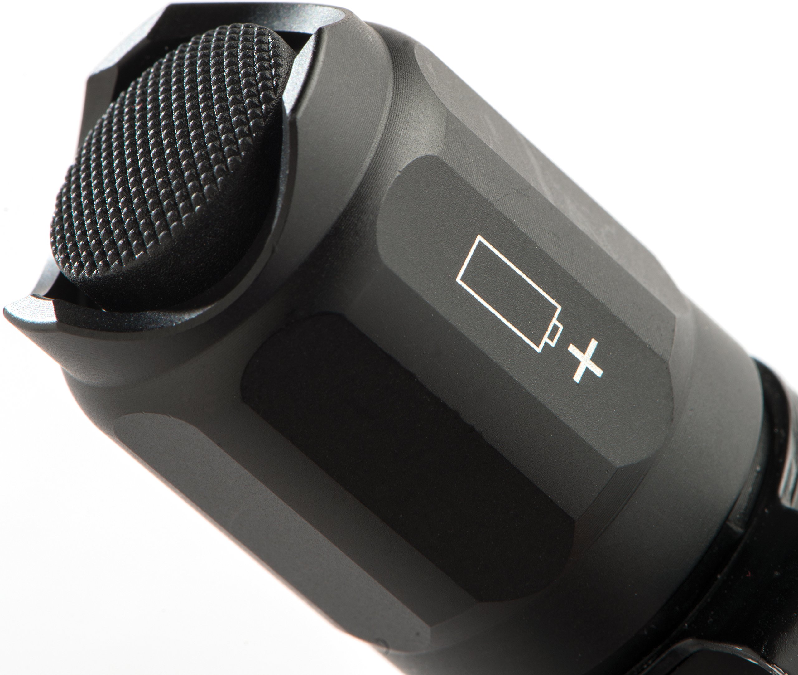 Amazon.co.jp: Pelican 7000 LED Flashlight 4 programmable Modes Max