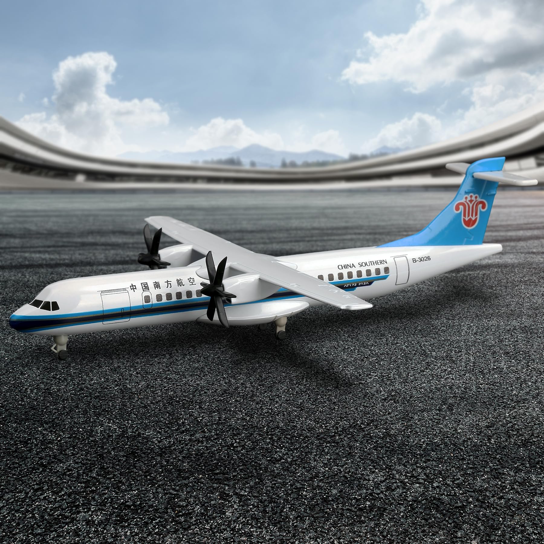 中国南方航空　ぬいぐるみ　激レア　CHINA SOUTHERN コレクター Amazon.co.jp: SimplyAir 1/300 中国南方航空 ATRモデル コレクション