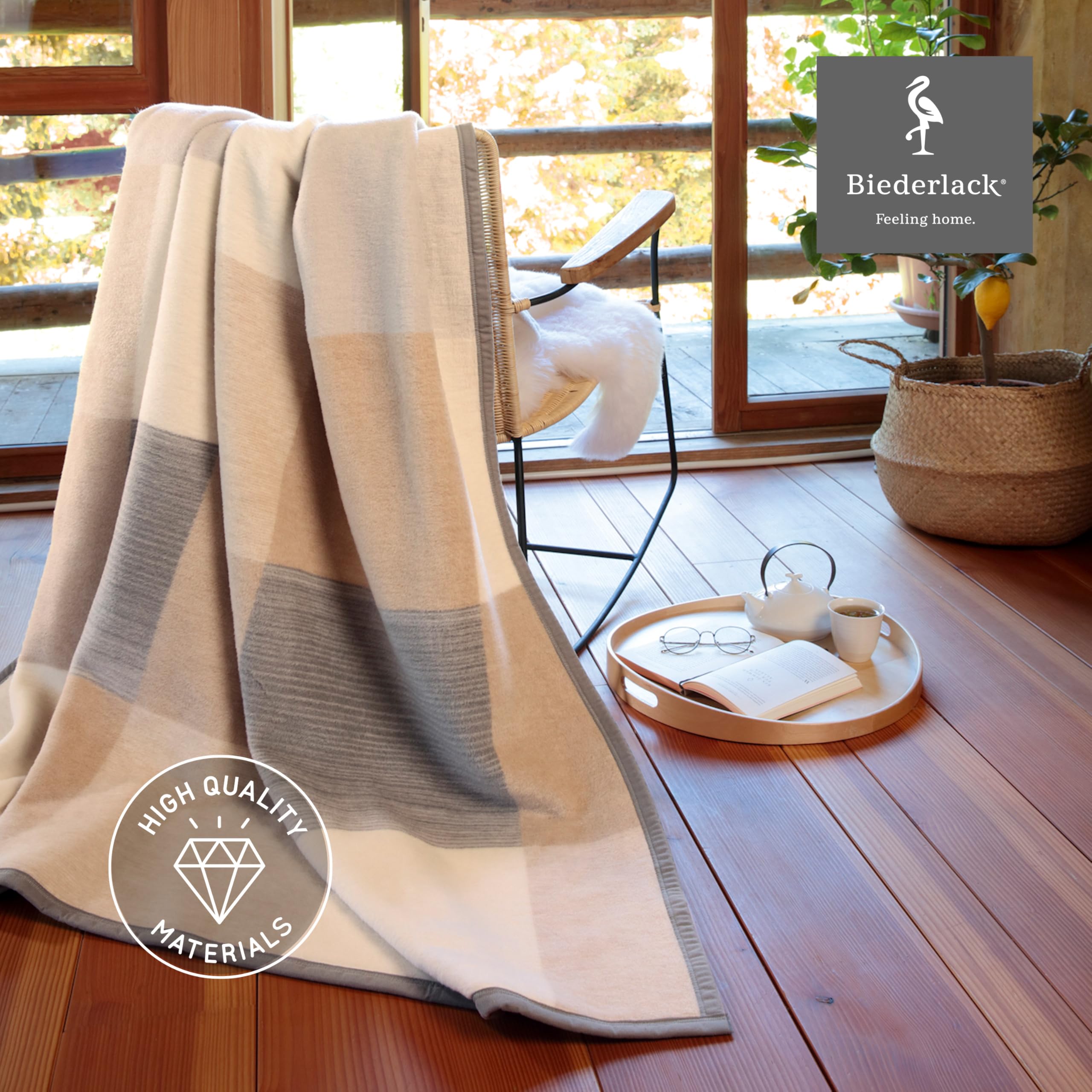 biederlack® Flauschige Kuscheldecke Squares Grey, Sofadecke in 150x200 cm