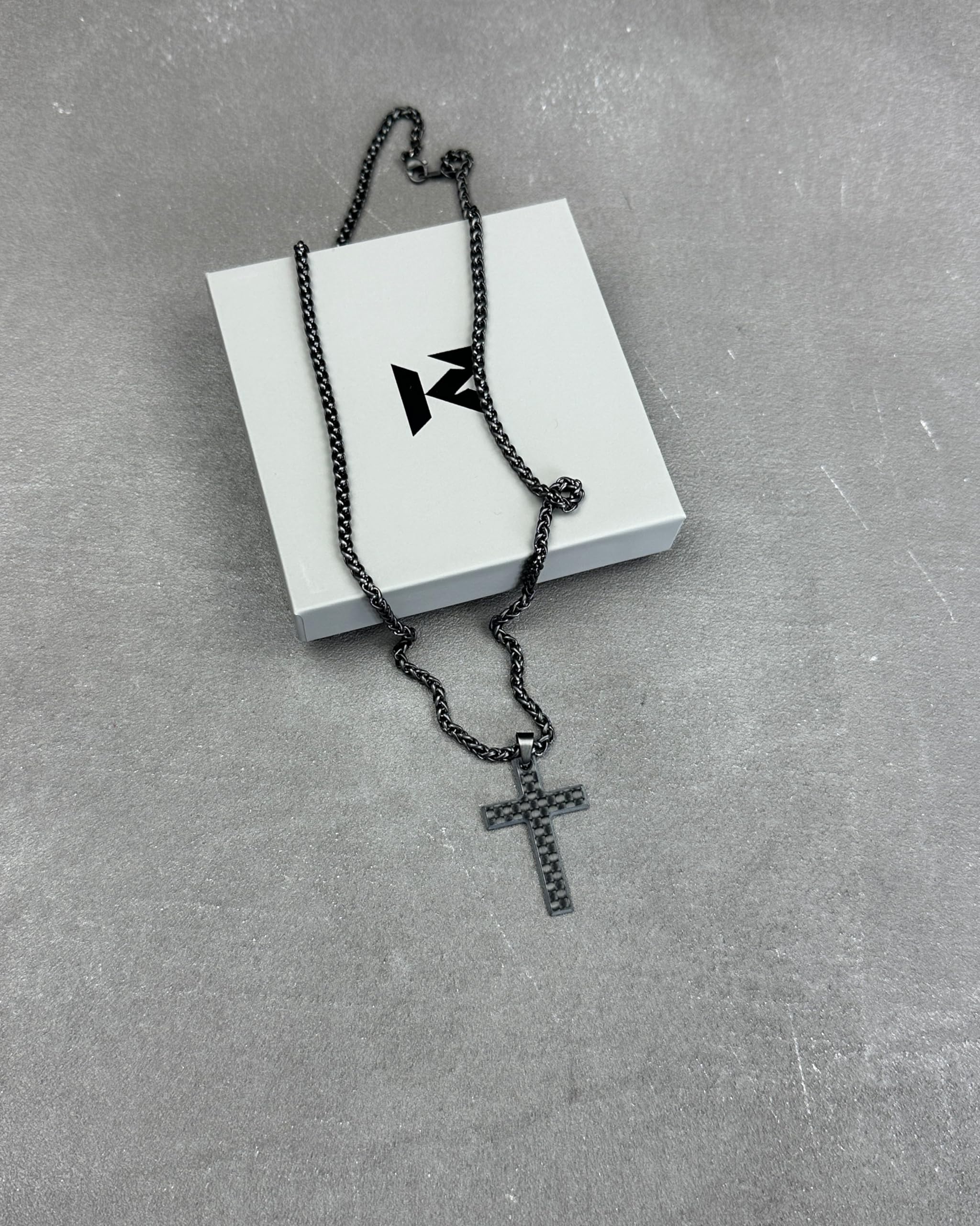 Vaith Chain Kreuzkette für Damen und Herren Halskette mit Kreuz Anhänger aus Carbon und Edelstahl