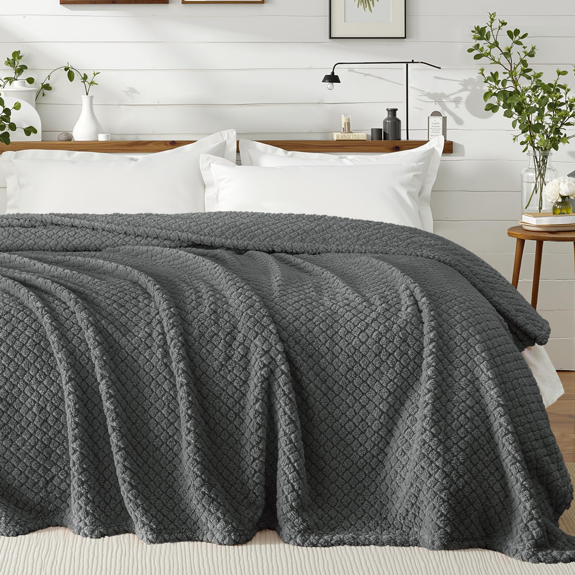 Exclusivo Mezcla Queen Size Flannel Fleece Blanket, Super Soft Jacquard Bed Blanket, Lightweight Fuzzy Warm for All Seasons, 230x230 CM, Dark Grey