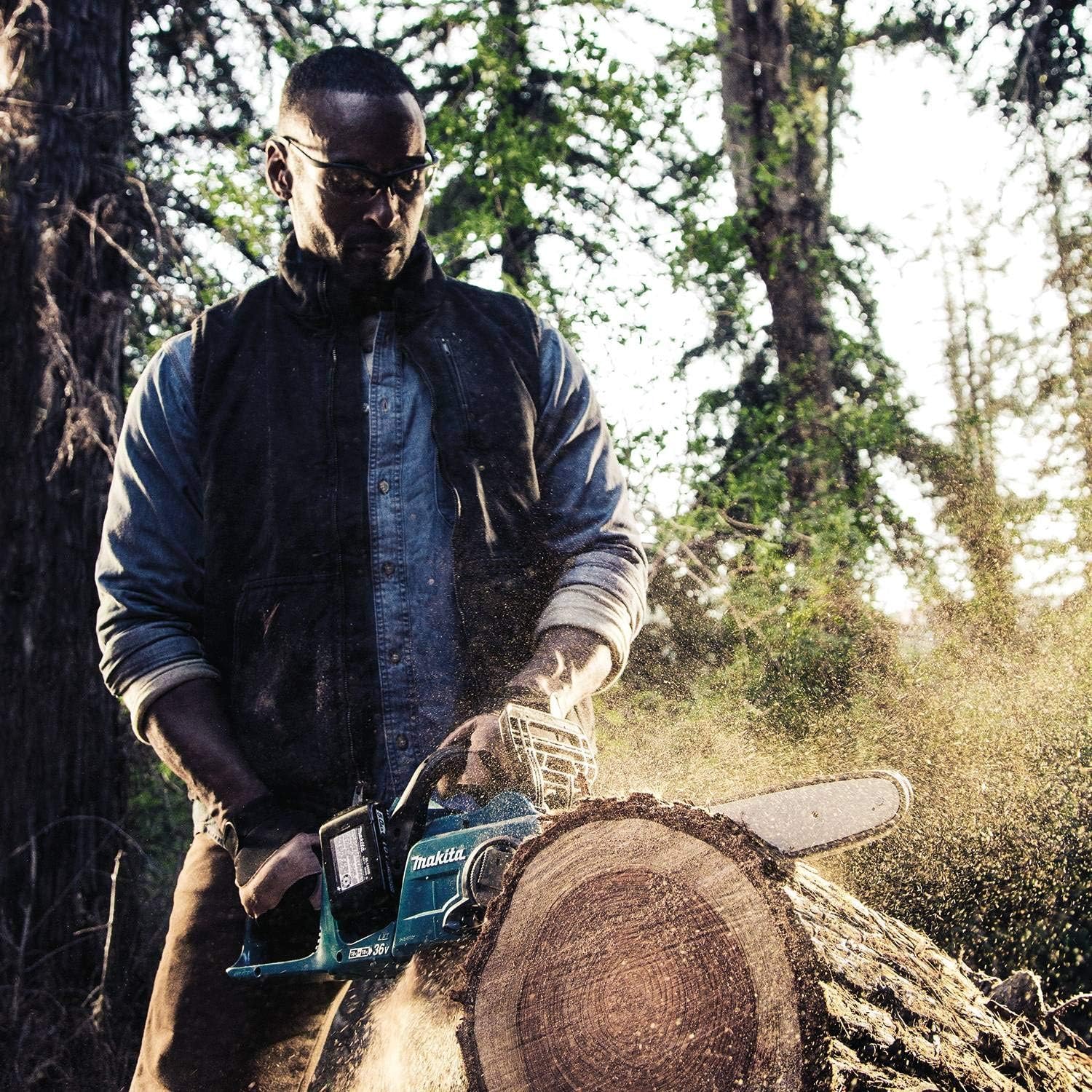 Featured Product Makita XCU03PT1 18V X2 (36V) LXT Lithium-Ion Brushless Cordless 14 Chain Saw Kit with, 4 Batteries (5.0Ah)