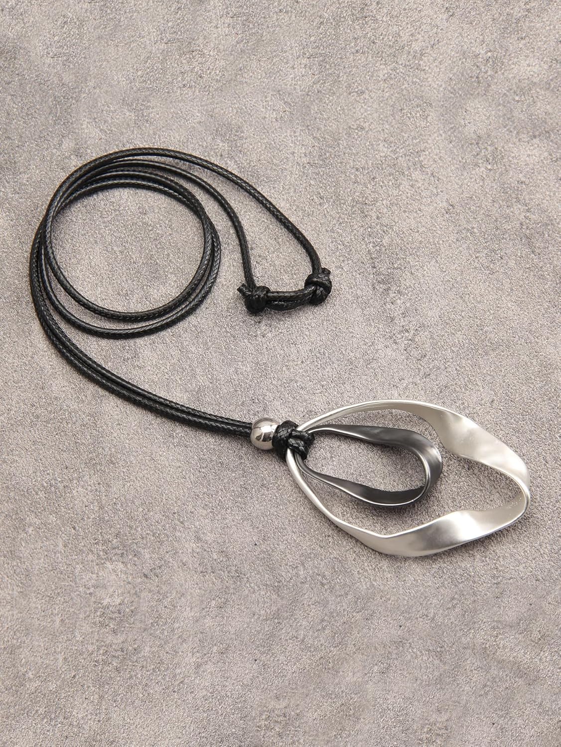 JAOYU Bohemian Necklaces for Women Leather Necklace Wood Pendant Choker Long Brown Necklace Chunky Circle Boho Hippie Jewelry