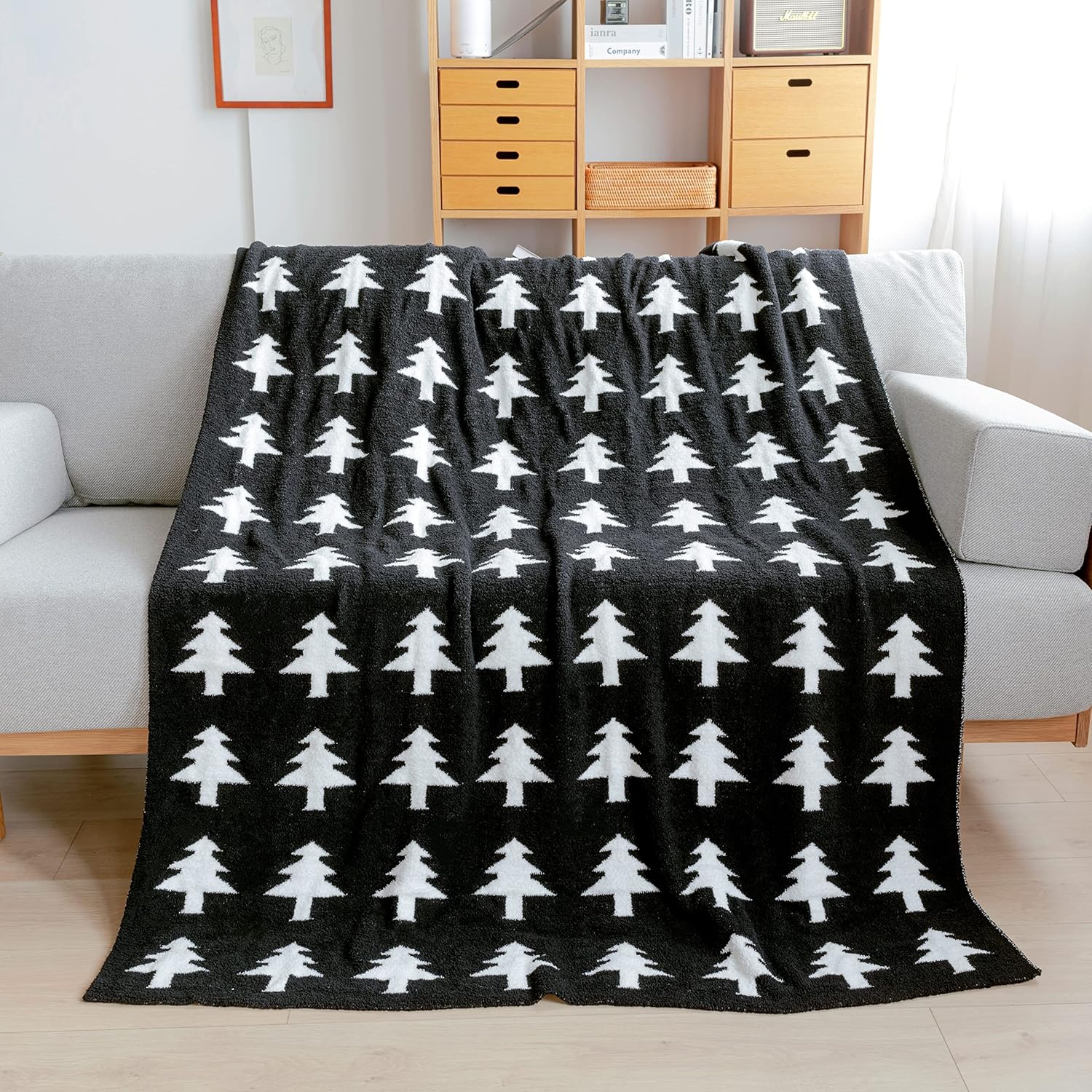 FELENIW Christmas Fleece Throw Blanket Red Reindeer Bed