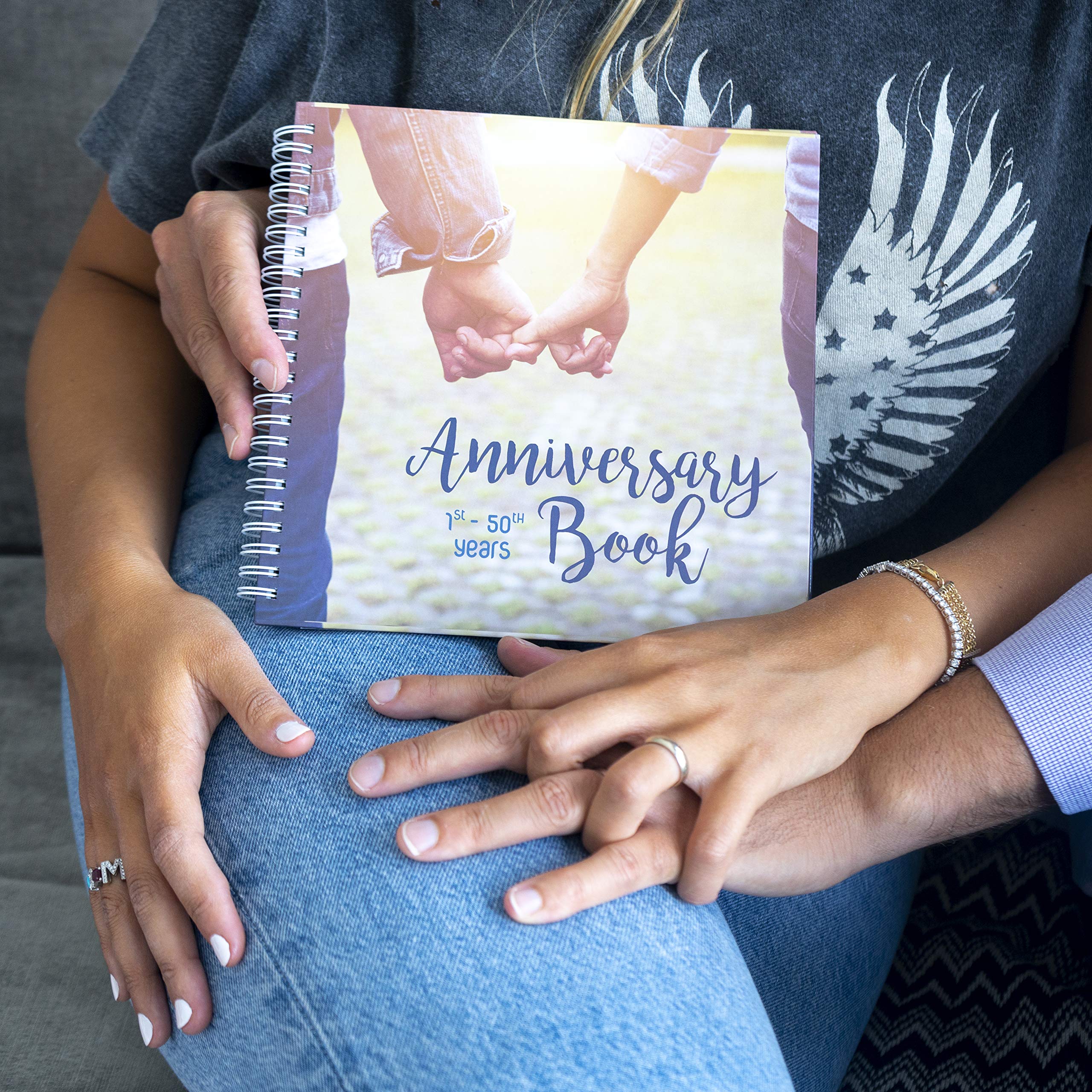 Erinnerungsbuch zum Hochzeitstag – ein Hardcover Tagebuch zum Dokumentieren von Jubiläen vom 1. bis zum 50. Jahr, einzigartiges Geschenk für Paare für Sie und Ihn, personalisiertes Hochzeitsgeschenk