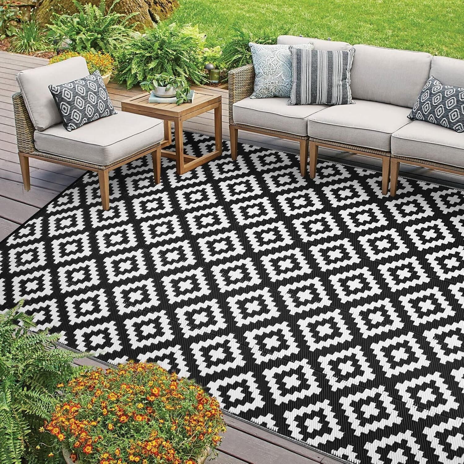 JUNHAO-SHOP Outdoor Rug for Patios, Waterproof Anti-slip Plastic Garden Mat Carpet UV Resistant Indoor Area Rug for Camping, Deck, Beach, Picnic, Backyard, 120 x 180 cm, Black & White