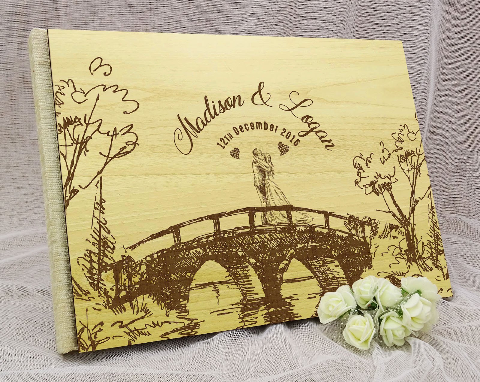 Fait à La Main En Bois En Bois Gravé Bride & Groom Conseils Livre De