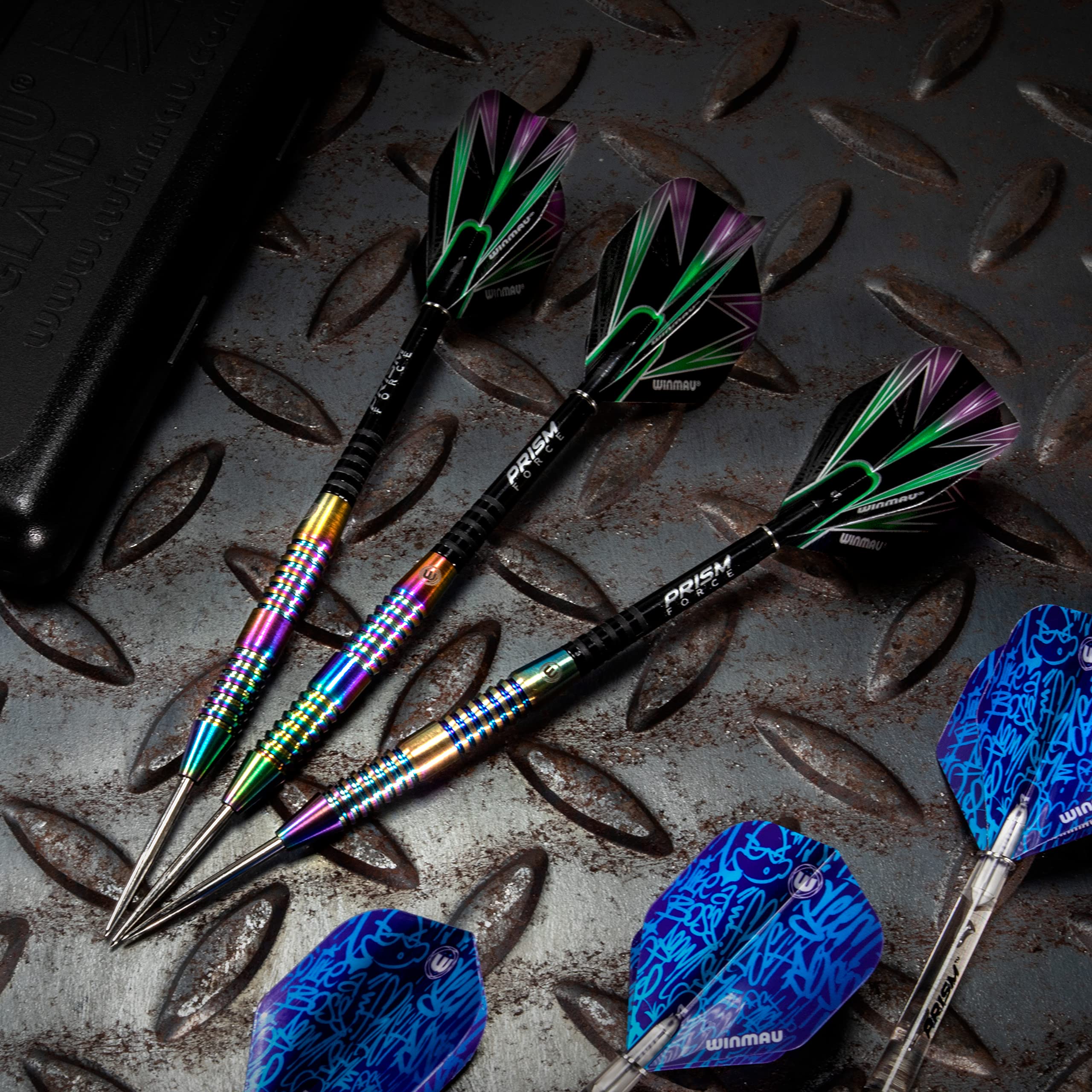 WINMAU Tuscan Fléchettes professionnelles à pointe en acier tungstène avec ailettes et tiges (vagues) 24 g