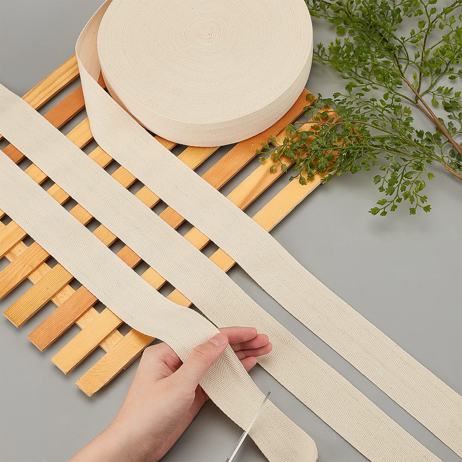 NBEADS 50m/Rotolo 40mm Fettucce In Cotone A Spina di Pesce Corde Piatte In Cotone A Spina di Pesce Nastro Regalo per La Decorazione Domestica Cucito Artigianato Fai Da Te, Bianco Antico