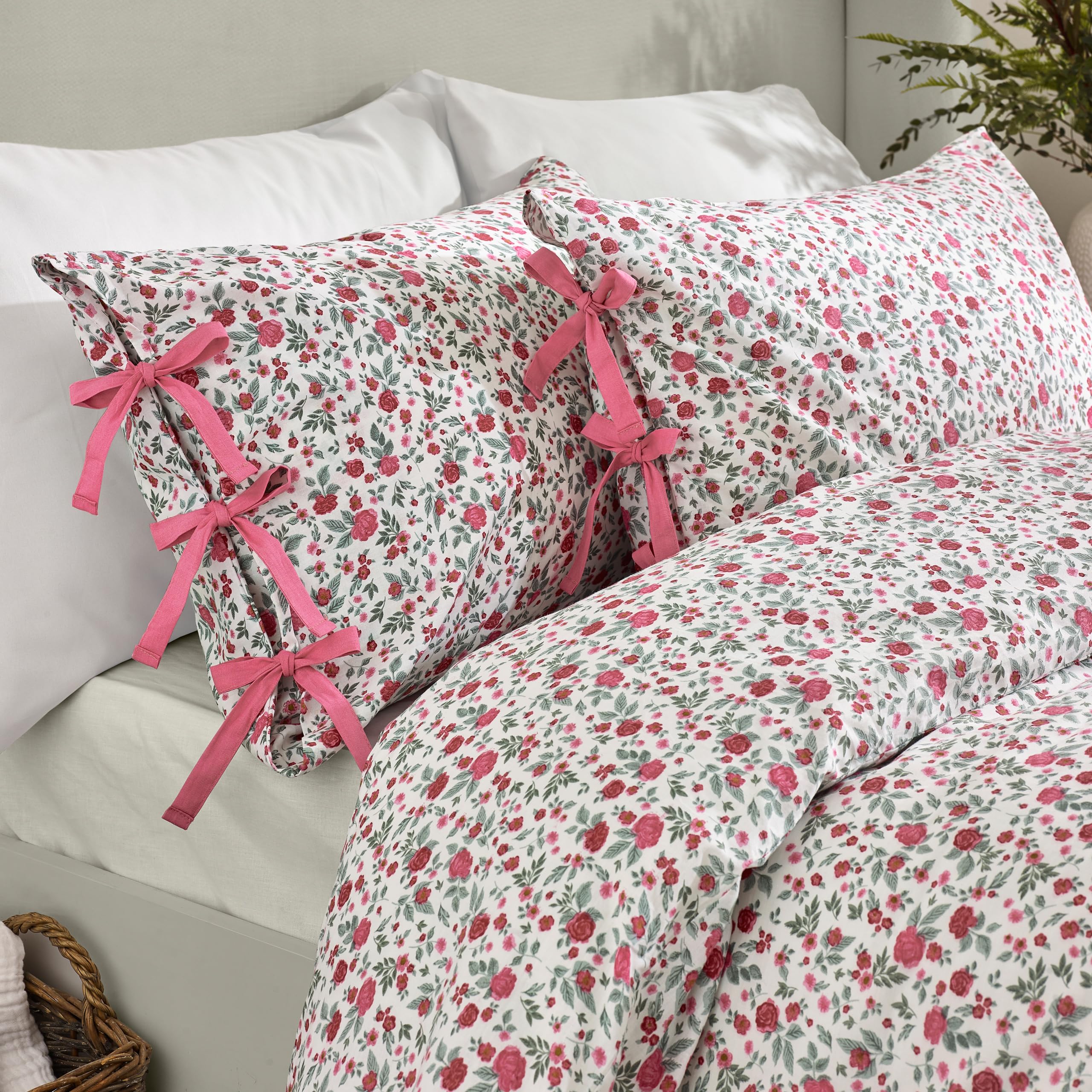 furn. Wylder Hannah Duvet Cover Set - 100% Tumbled Cotton Floral Bedding with Bow Closures (Pink - Super King) - Image 2