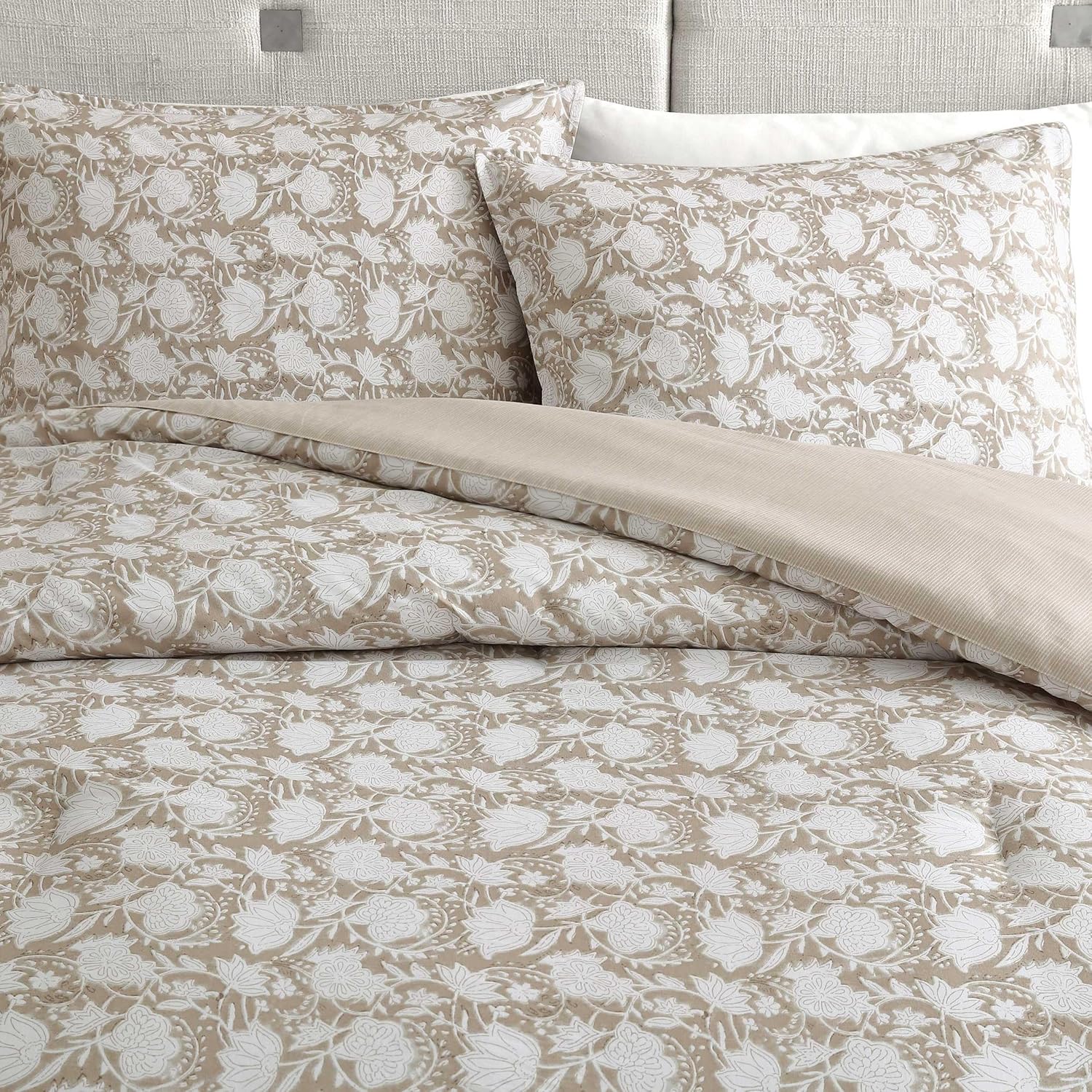 Nautica - Comforter Set, Super Soft Bedding with Matching Shams, Elegant Design, Ideal for Year-Round Use (Bayport Floral Beige, Full/Queen)
