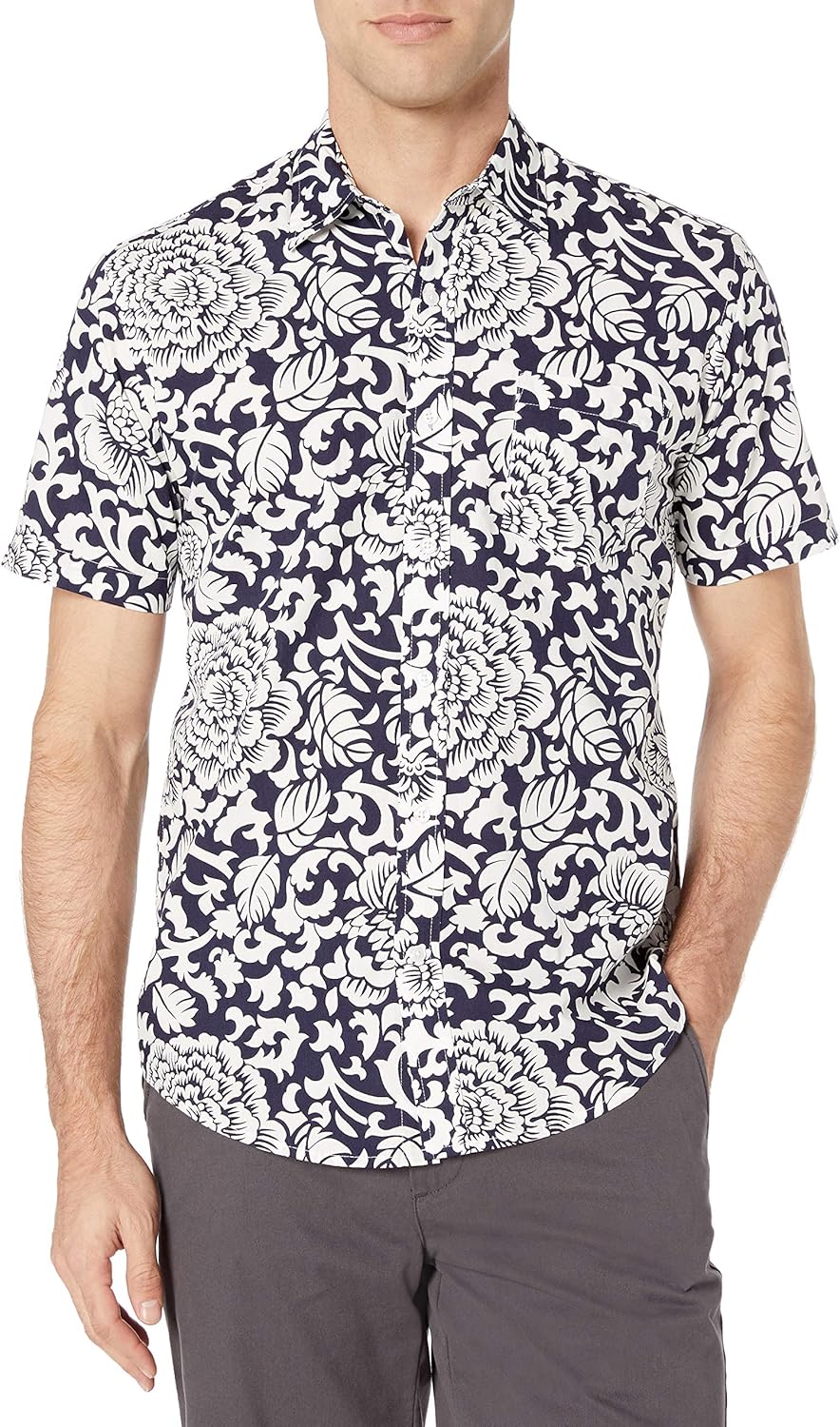 Amazon Essentials Men's Regular-Fit Short-Sleeve Poplin Shirt - Image 2