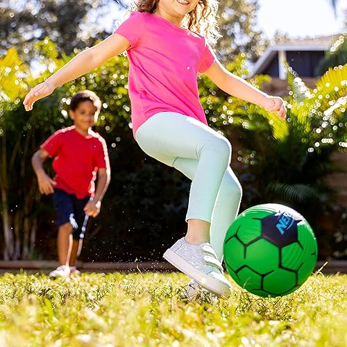 Miniatura 9 de NERF Mini pelota de fútbol de espuma para niños, pelota de fútbol juvenil Proshot, pelota de fútbol juvenil de 7 pulgadas, para interiores y