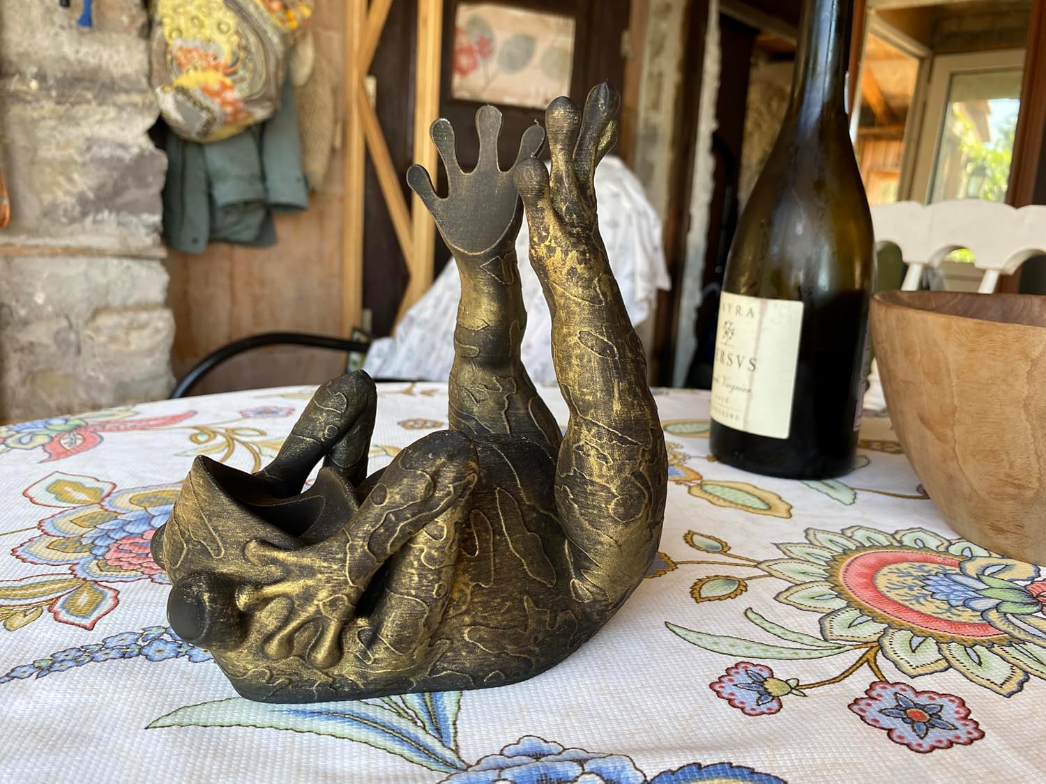 Hand-Painted Frog Wine Holder - Unique 3D Printed PLA Wine Bottle Display | Funny Frog Decor for Home & Kitchen | Perfect Wine Lover Gift