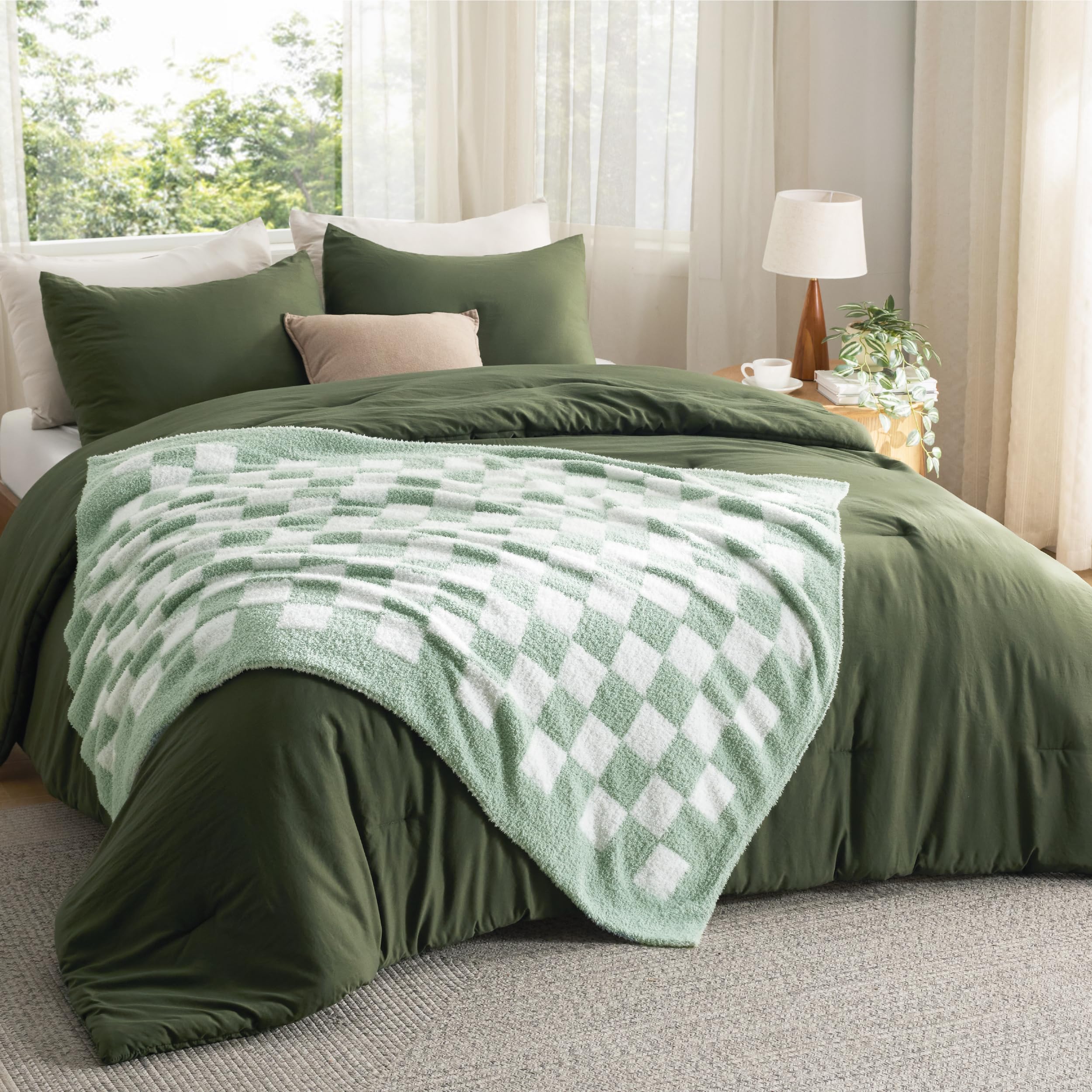 Bedsure King Comforter Set with Checkered Throw Blanket for Couch - 4 Pieces, 1 Olive Green Comforter King Size, 2 Pillow Shams, 1 Checkered Blanket, Super Soft, Lightweight & Fluffy for Bed & Sofa